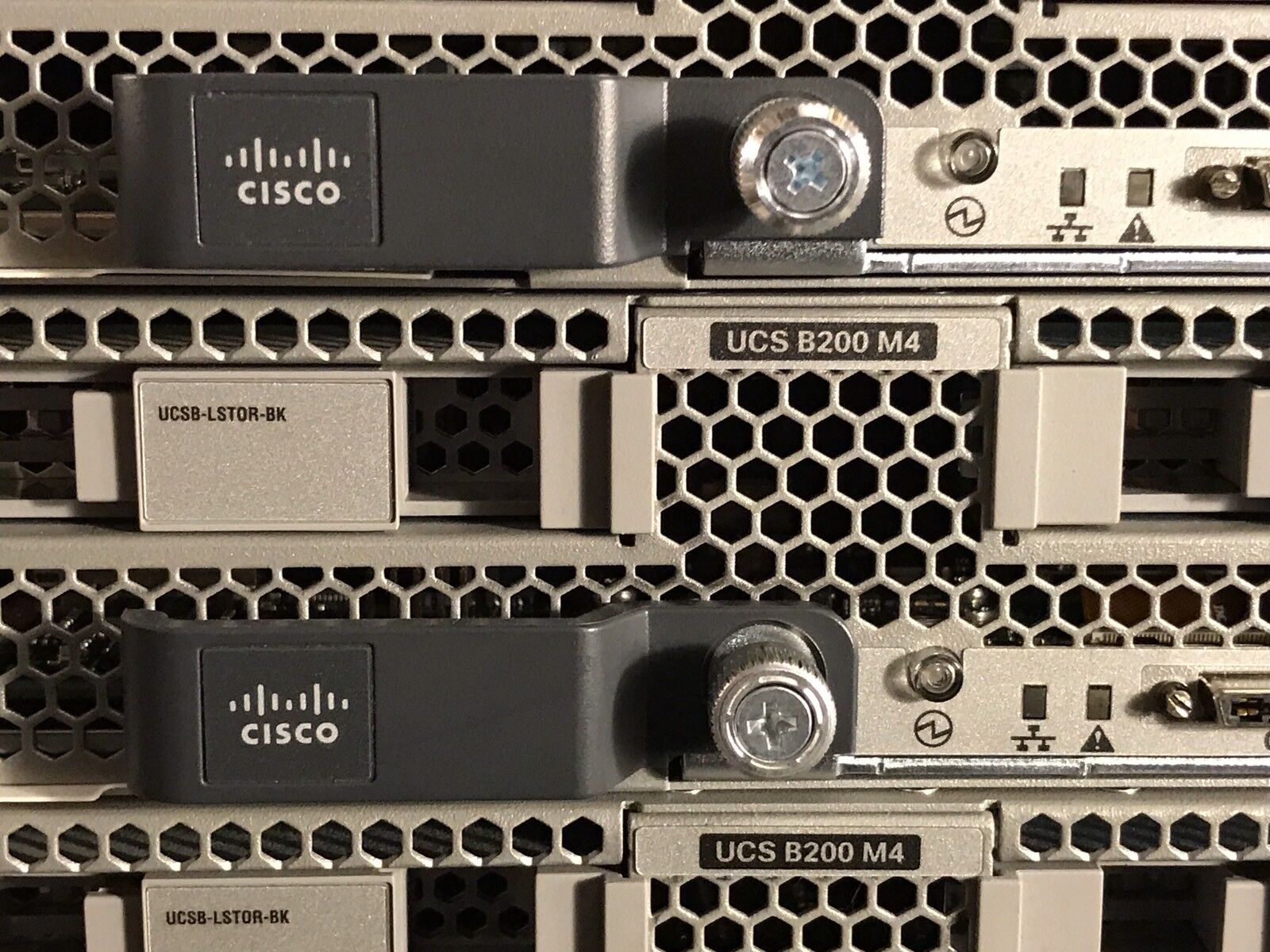 Cisco B200 M4 Two E5-2660V3 64GB-16 Blade Server 2x SFF VIC1240 UCS-MR-1X162RU.