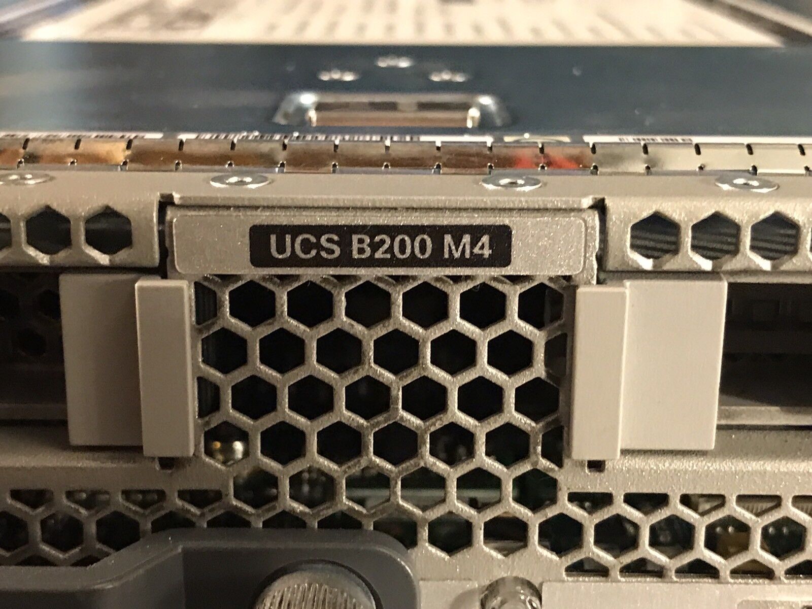 Cisco B200 M4 Two E5-2660V3 64GB-16 Blade Server 2x SFF VIC1240 UCS-MR-1X162RU.