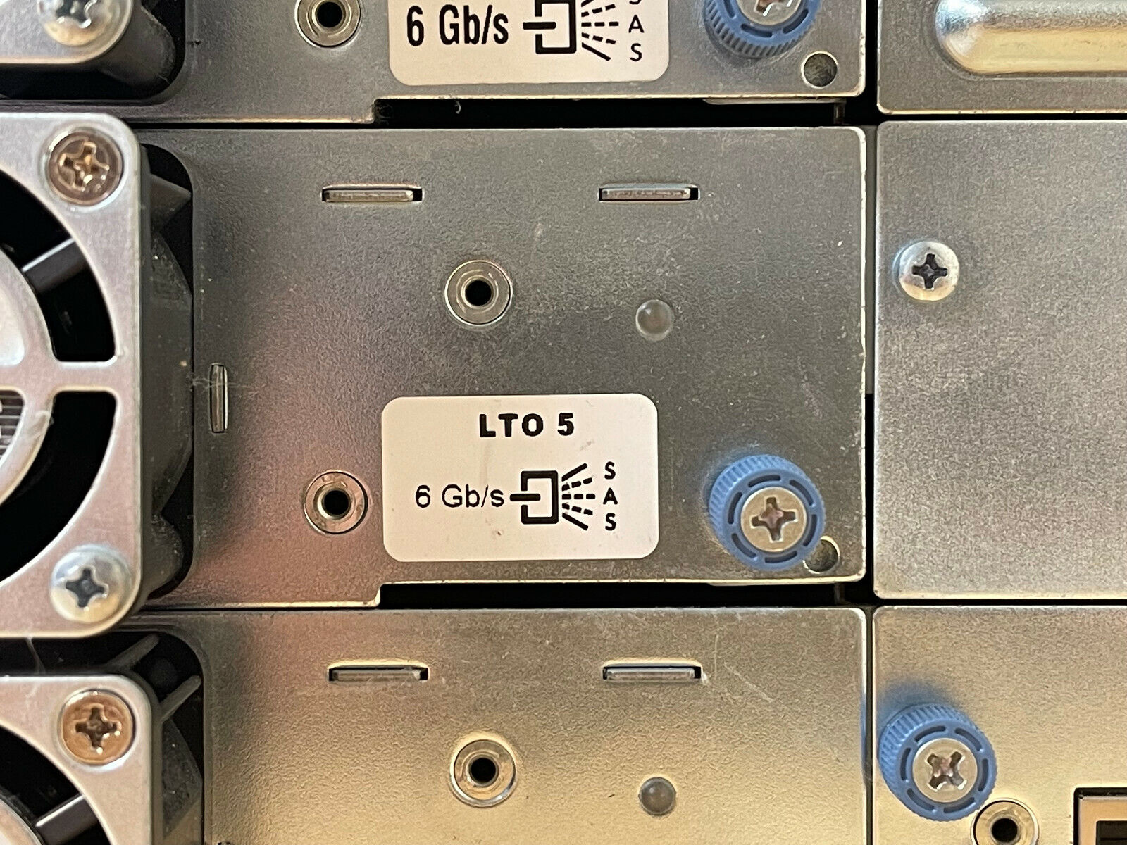 HPE StoreEver MSL4048 48-Slot LTO Tape Autoloader Library 4x LTO-5 HH SAS AK381A.