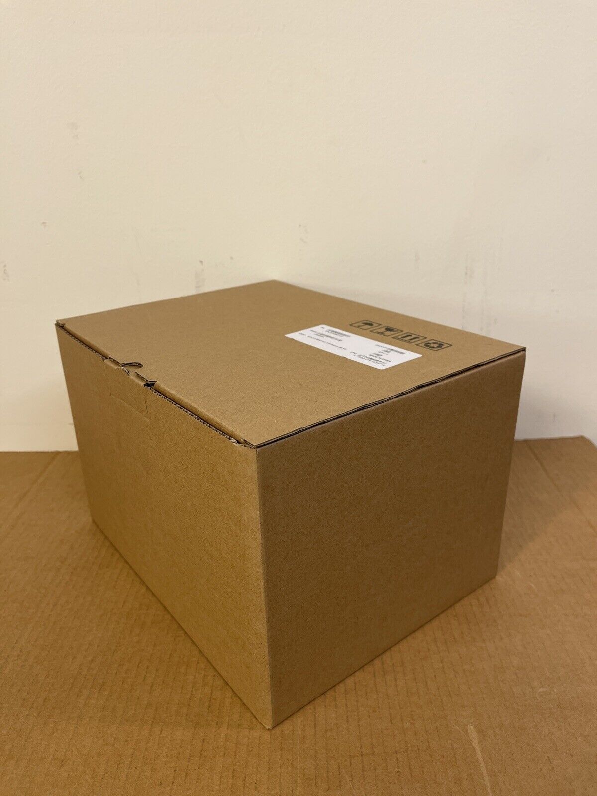 HPE JW053A Aruba AP-270-MNT-V2 Mounting Kit Outdoor Pole/Wall Long Mount.