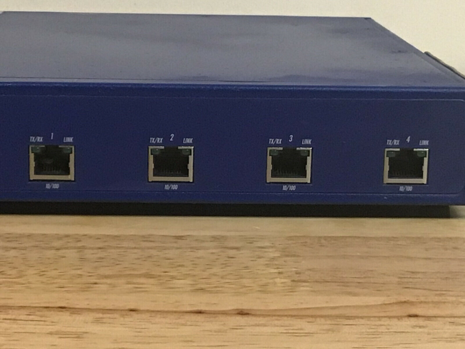 Juniper NetScreen-204 Firewall VPN 4x 10/100 BASE-T RJ45 375 Mbps L2 L3 NAT BGP.
