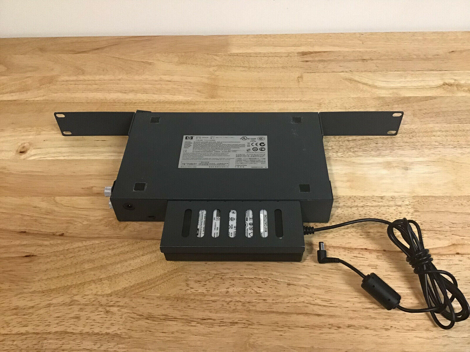 HP J9562A ProCurve 2915-8G-PoE Switch 67W Gigabit PoE 12x RJ45 2x SFP AC Adapter.