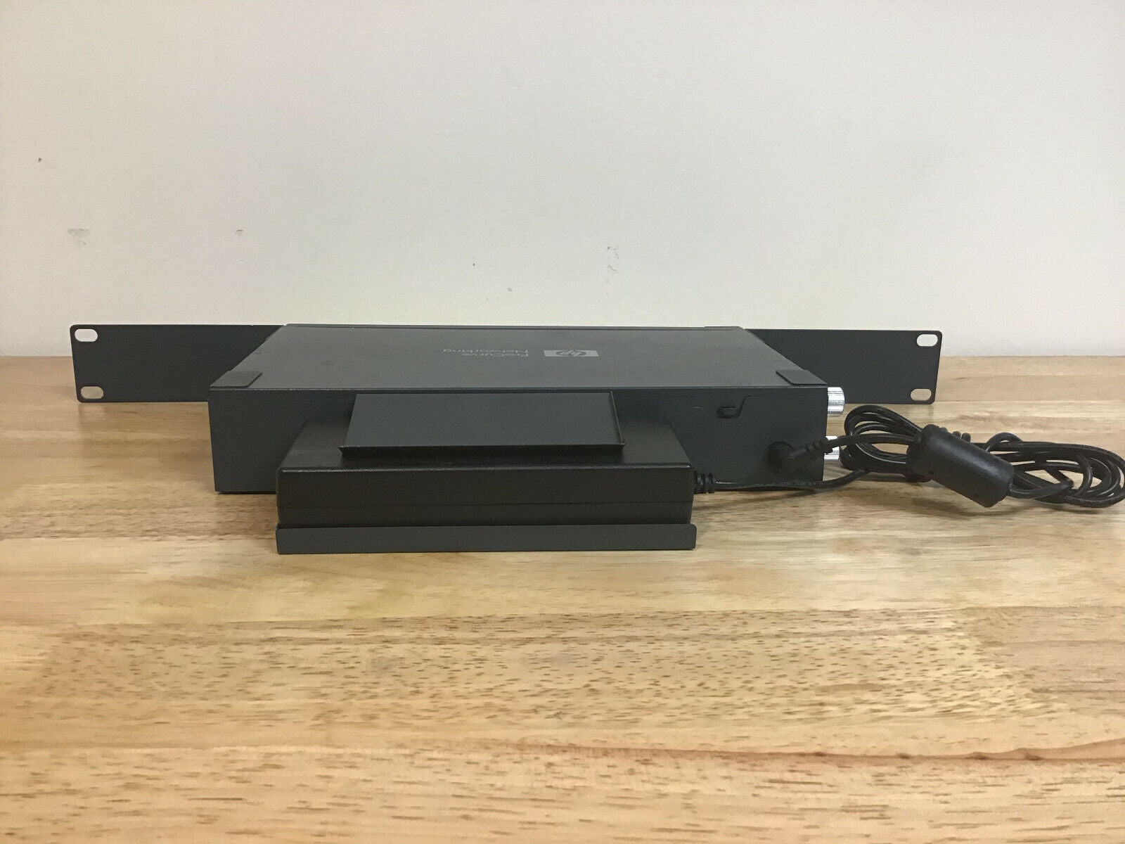 HP J9562A ProCurve 2915-8G-PoE Switch 67W Gigabit PoE 12x RJ45 2x SFP AC Adapter.