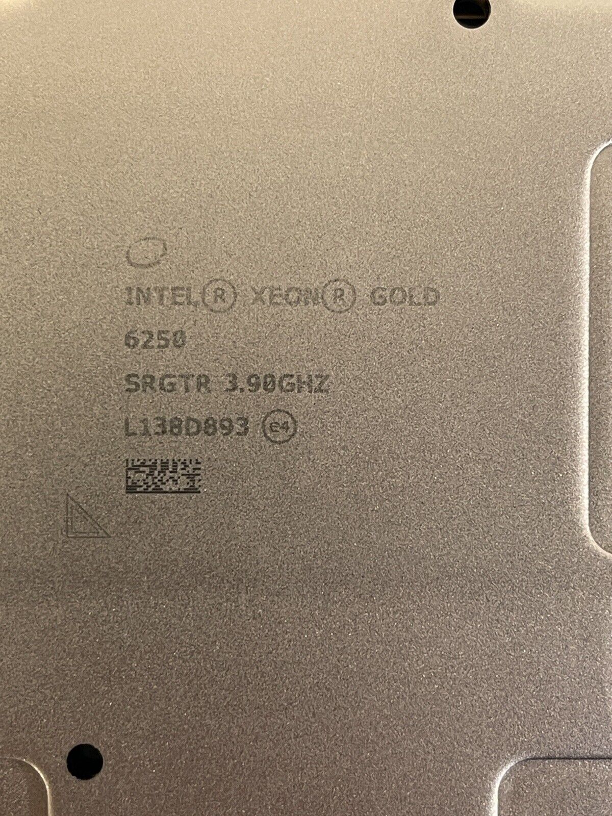 Intel Xeon Gold 6250 3.9GHz 8 Core 35.75M SRGTR FCLGA3647 CPU Processor 185W.