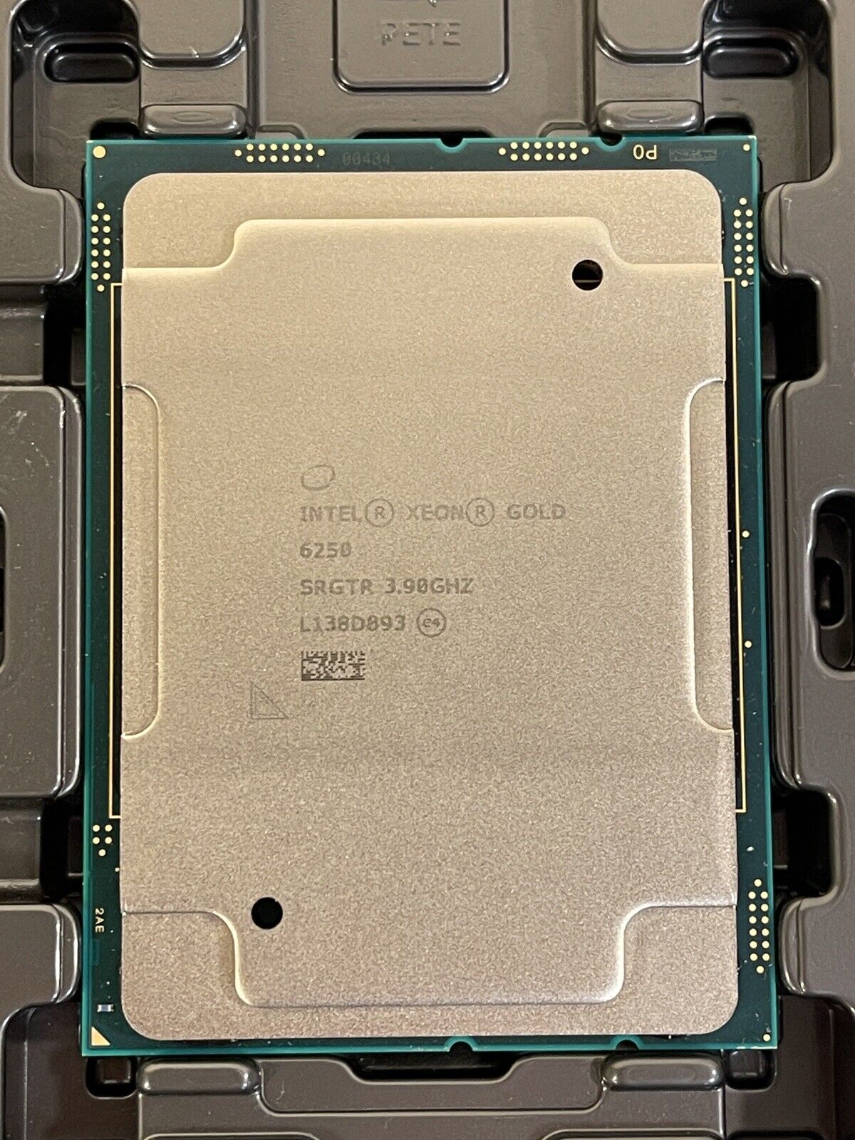 Intel Xeon Gold 6250 3.9GHz 8 Core 35.75M SRGTR FCLGA3647 CPU Processor 185W.