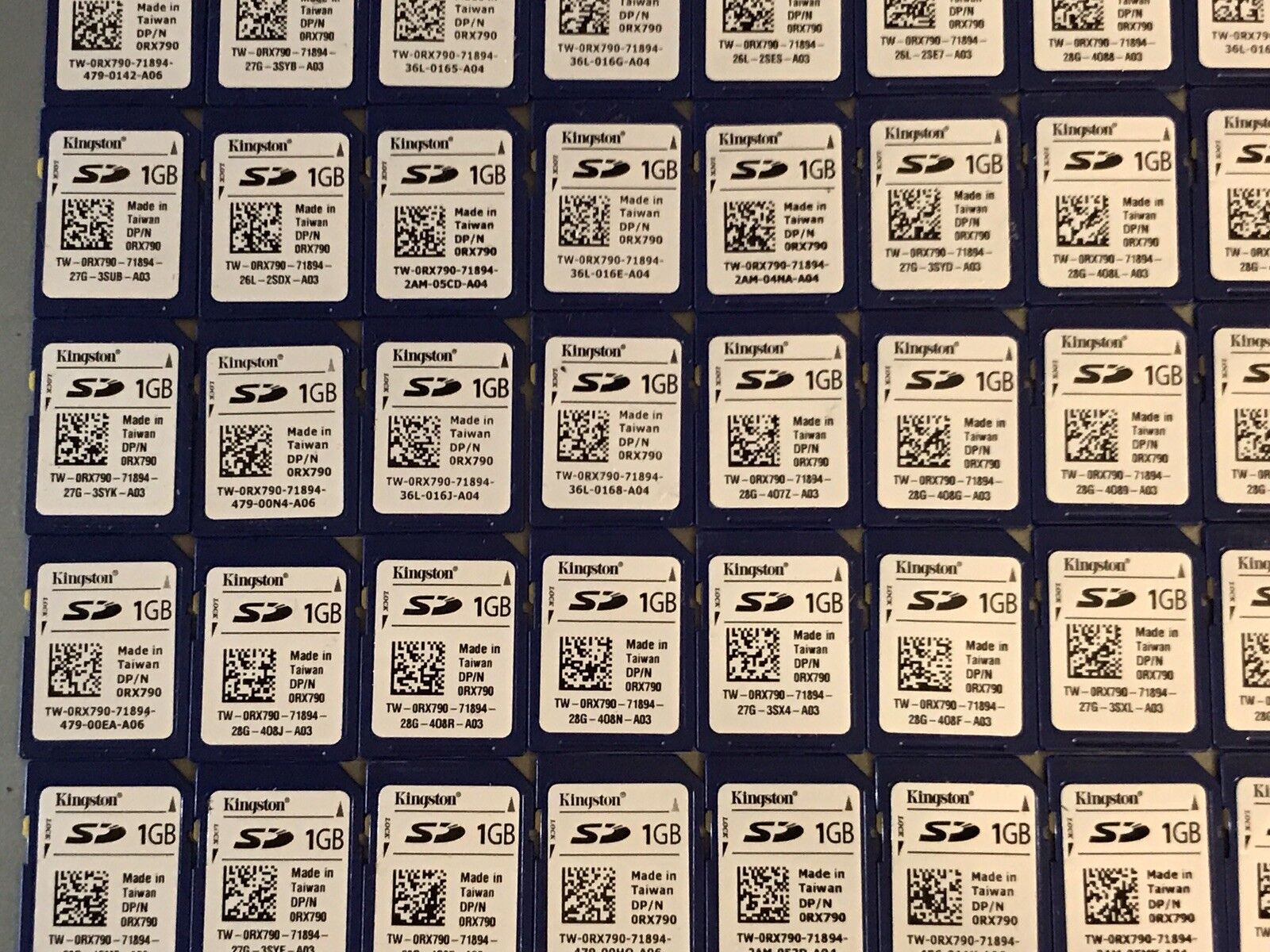 Dell Genuine 0RX790 Kingston RX790 1GB Flash SD Card Memory for Dual SD module.