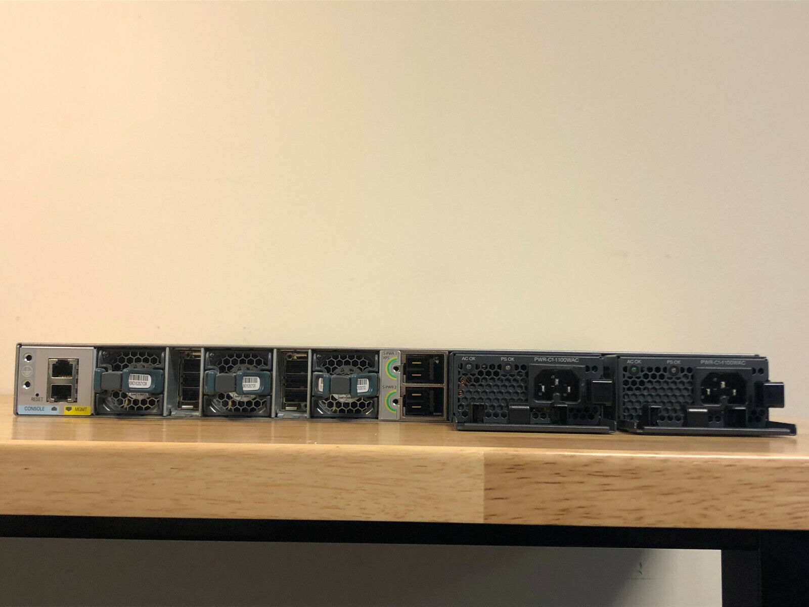 Cisco Catalyst WS-C3850-48F-E 48 Port Gigabit PoE+ Ethernet Switch 1 or 2 PSUs.