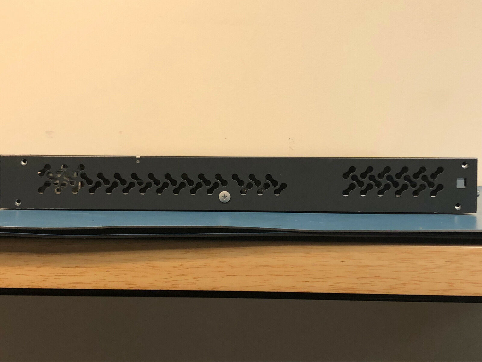 Cisco Catalyst 3548 WS-C3548-XL-EN Ethernet Switch 48x 10/100 RJ45 2x 1Gb GBIC.