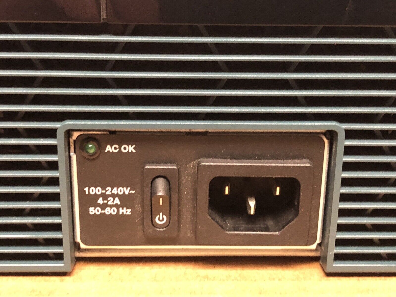 Cisco 2951 Gigabit Router 1.5GB-D 2GB-CF IPBase Security UC 3GE SL-29-SEC-UC-K9.