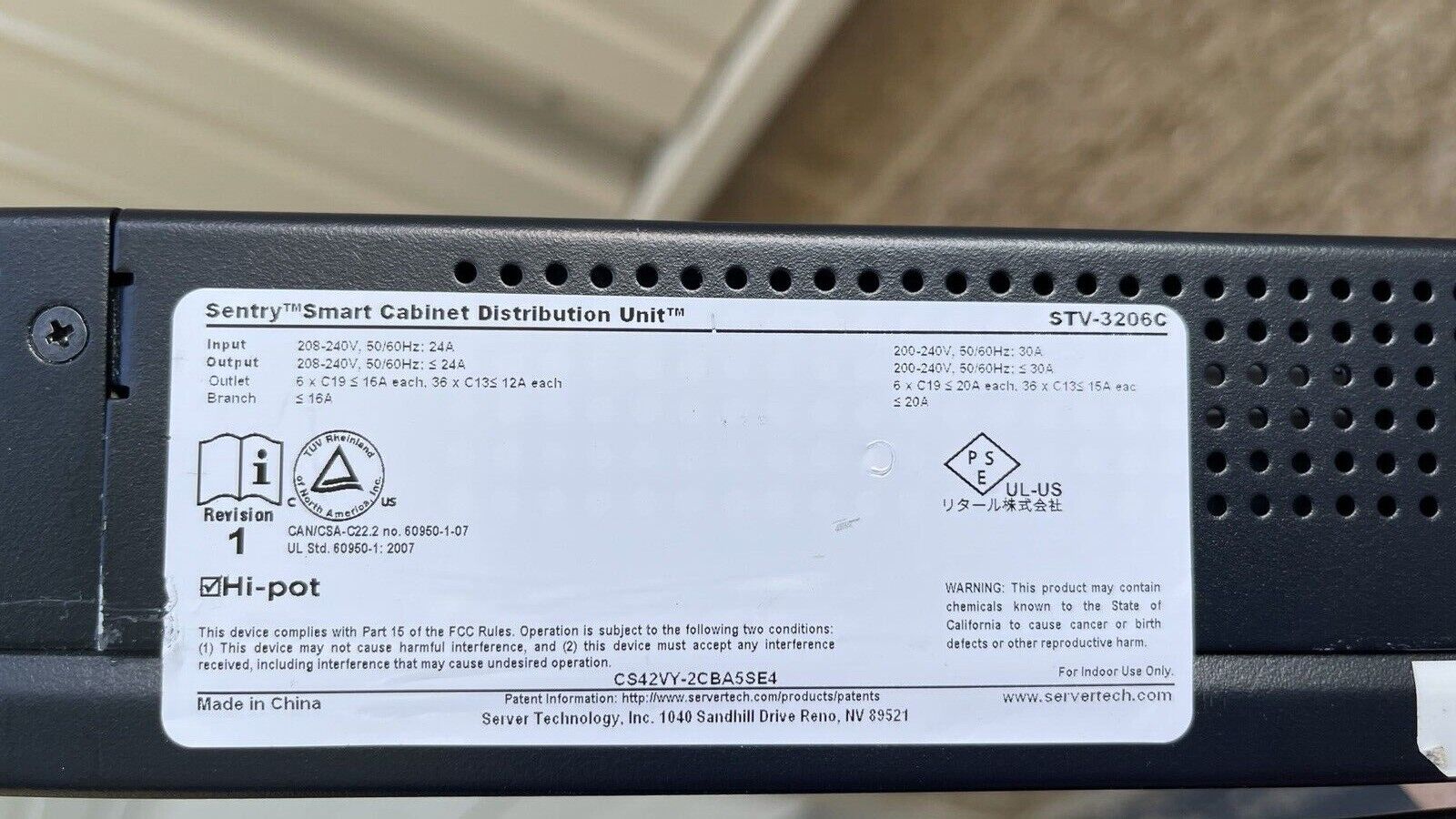 Server Technology STV-3206C Sentry Rack PDU 0U 36x C13 6x C19 30A 208V L6-30P.