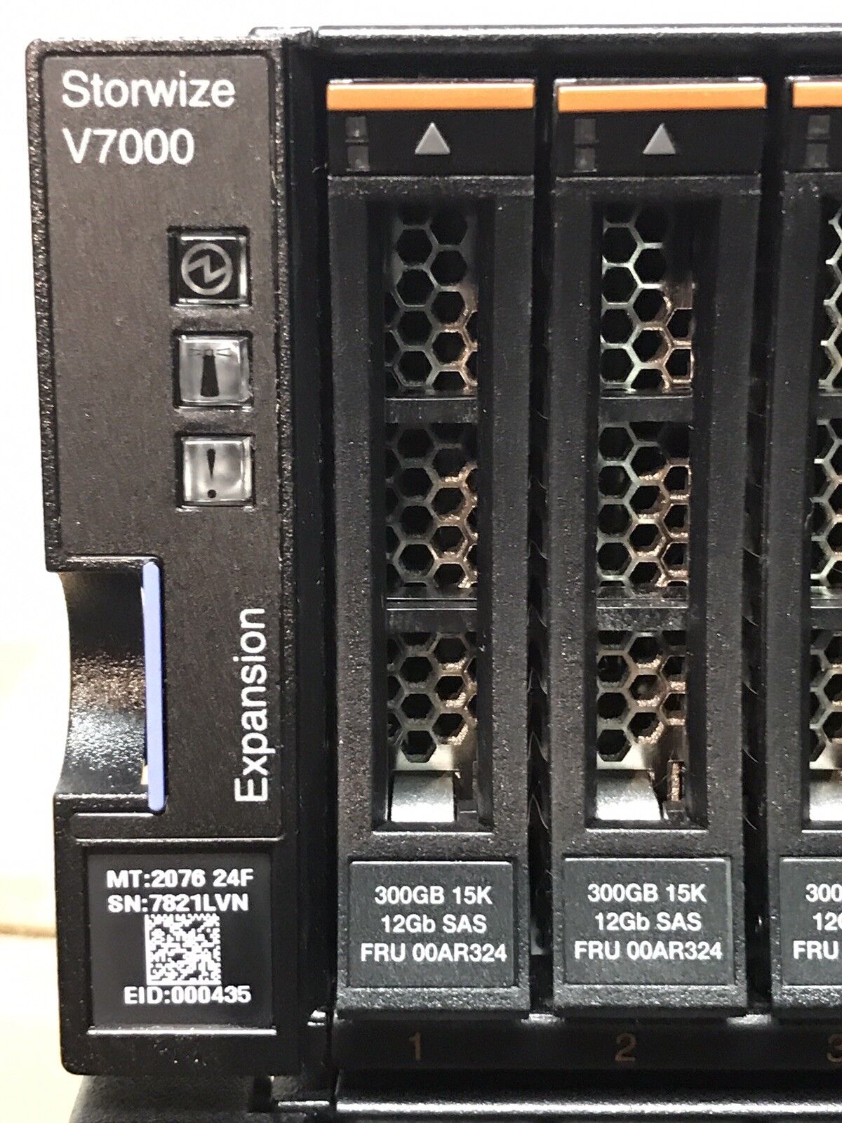 IBM Storwize V7000 Gen2 22x 300GB 15k Expansion 2x PSU Rails 24x G2 2076-24F.