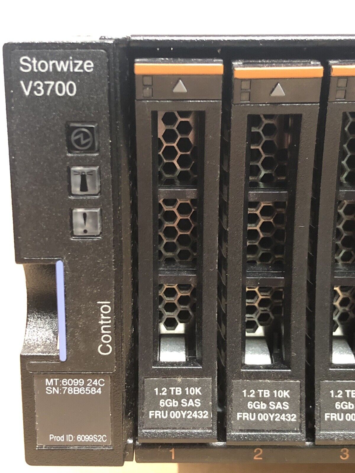 IBM Lenovo 00Y2491 Storwize V3700 2x Controller 24x 1.2TB 10K 00Y2432 8G FC Rail.