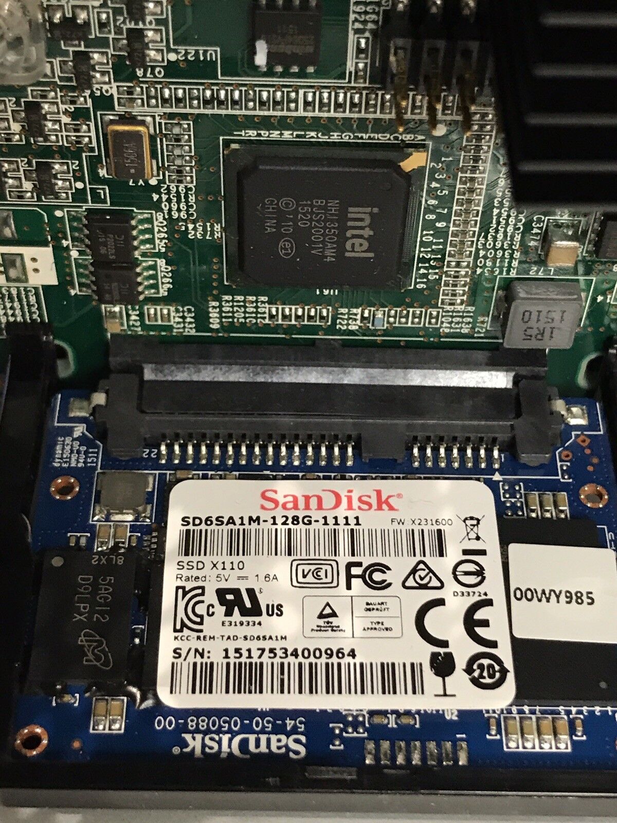 IBM Storwize V7000 Gen2 22x 300GB 15k Dual Nodes 64GB 8Gb FC 2x PSU Rails 24x G2.