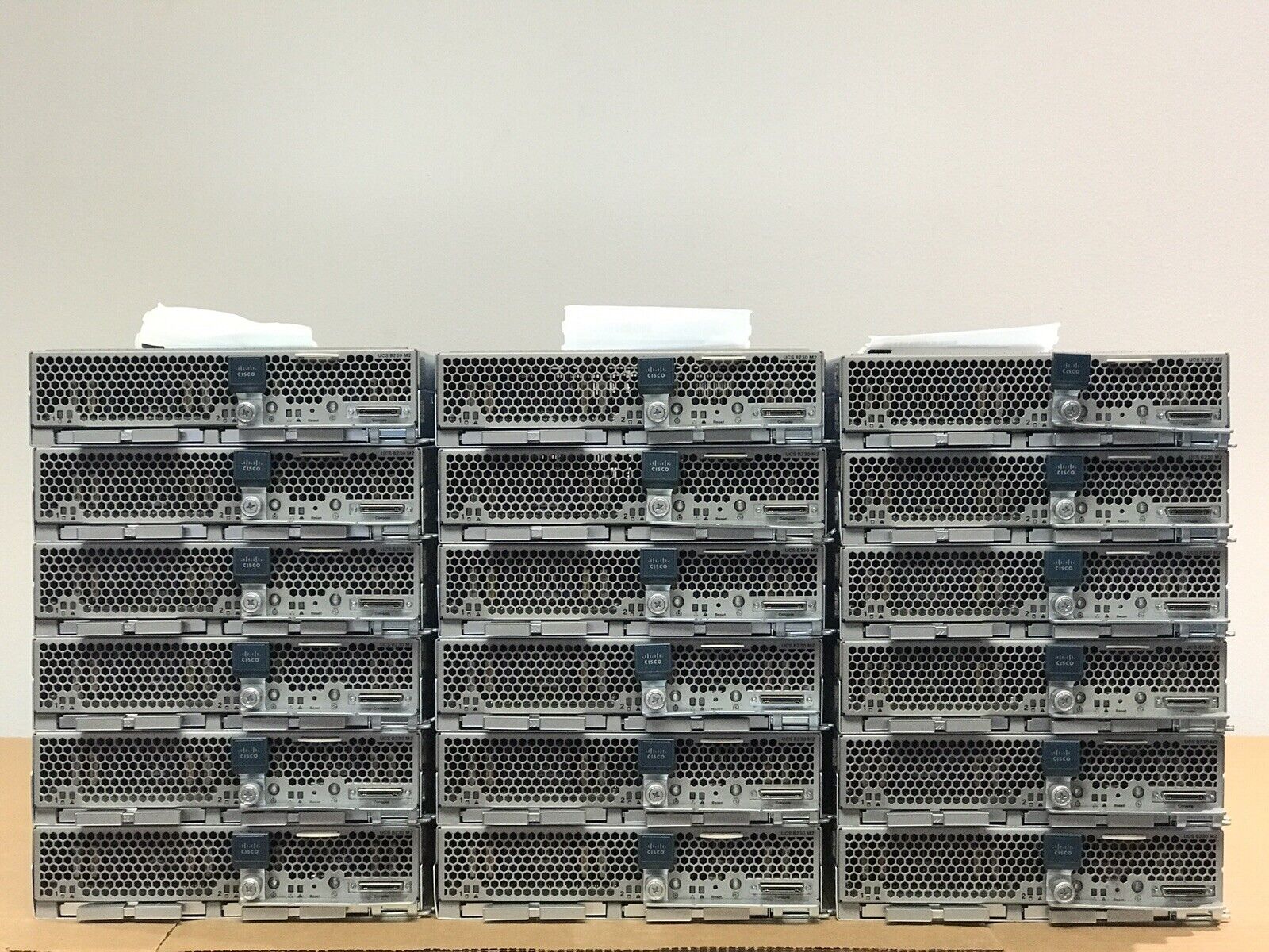 Cisco B230 M2 Two E7-2870 10 Core Blade Server 2x Tray 192GB RAM M81KR 800-34943.