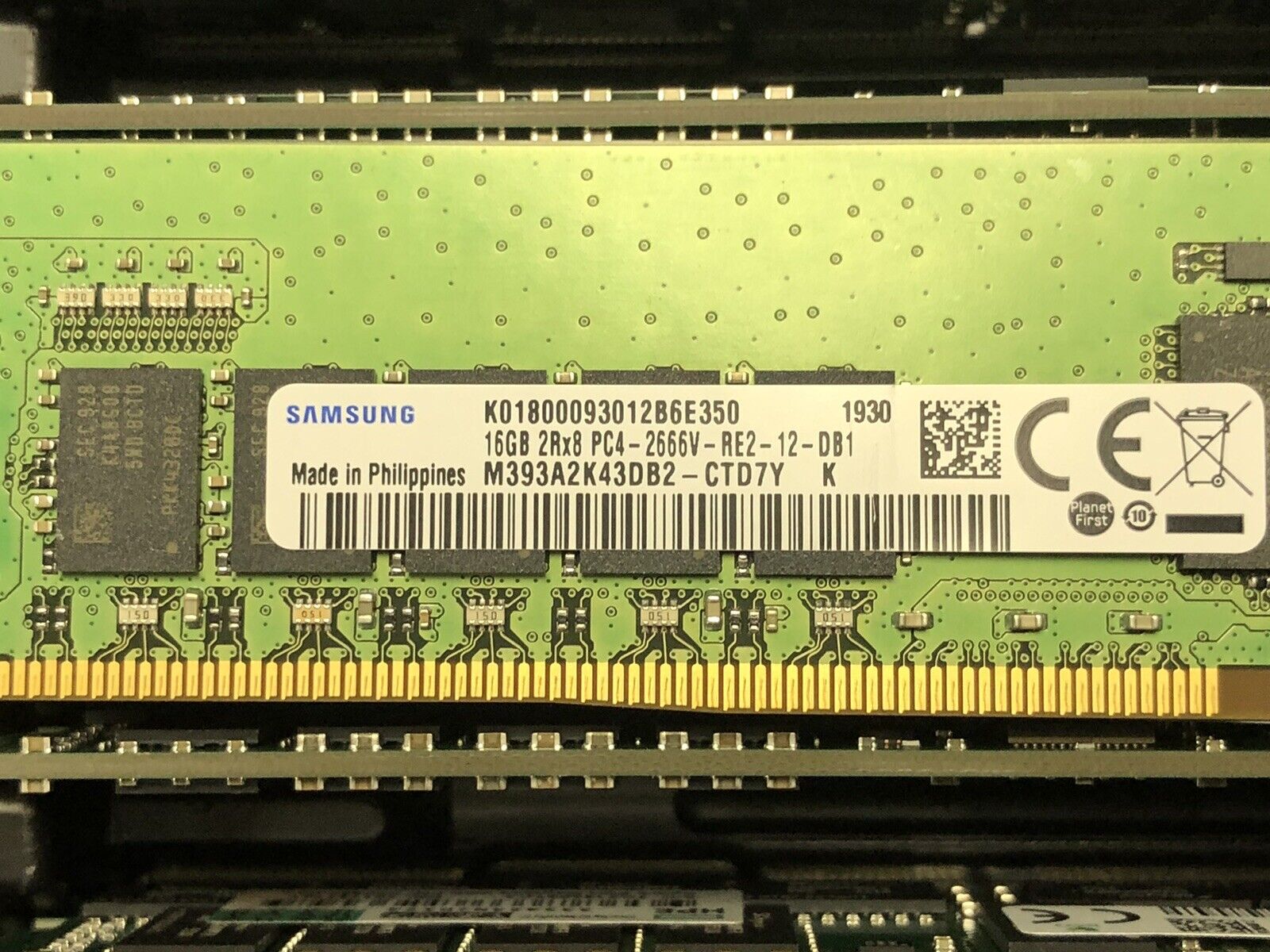 Samsung M393A2K43DB2-CTD7Y 1x16GB Dual Rank x8 DDR4 2666MHz RDIMM ECC CL19 Ram Memory