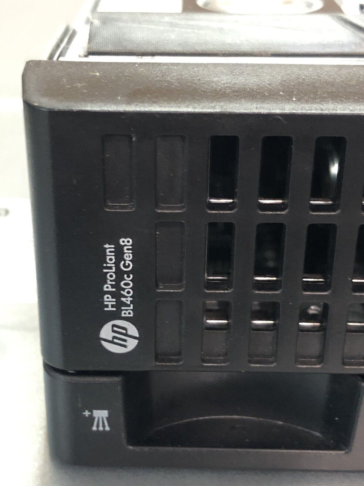 HP ProLiant BL460c Gen8 Two E5-2670V2 2.5GHz 384GB RAM No HDD 10G FLB NIC P220i.