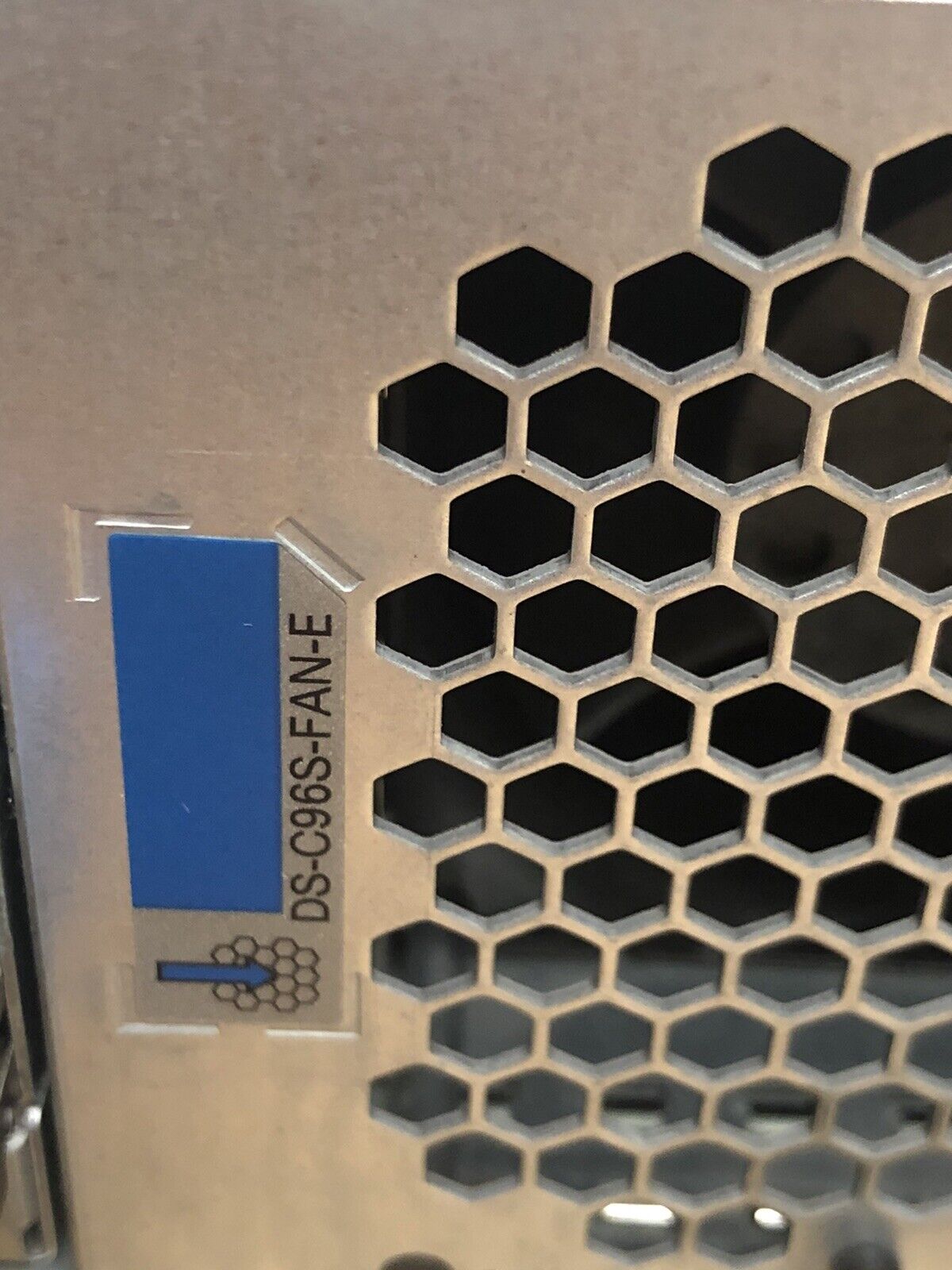 Cisco DS-C9396S 16G FC Switch 48 Active Ports with 44x 16Gb/s SFP+ PE 2x AC PSU.