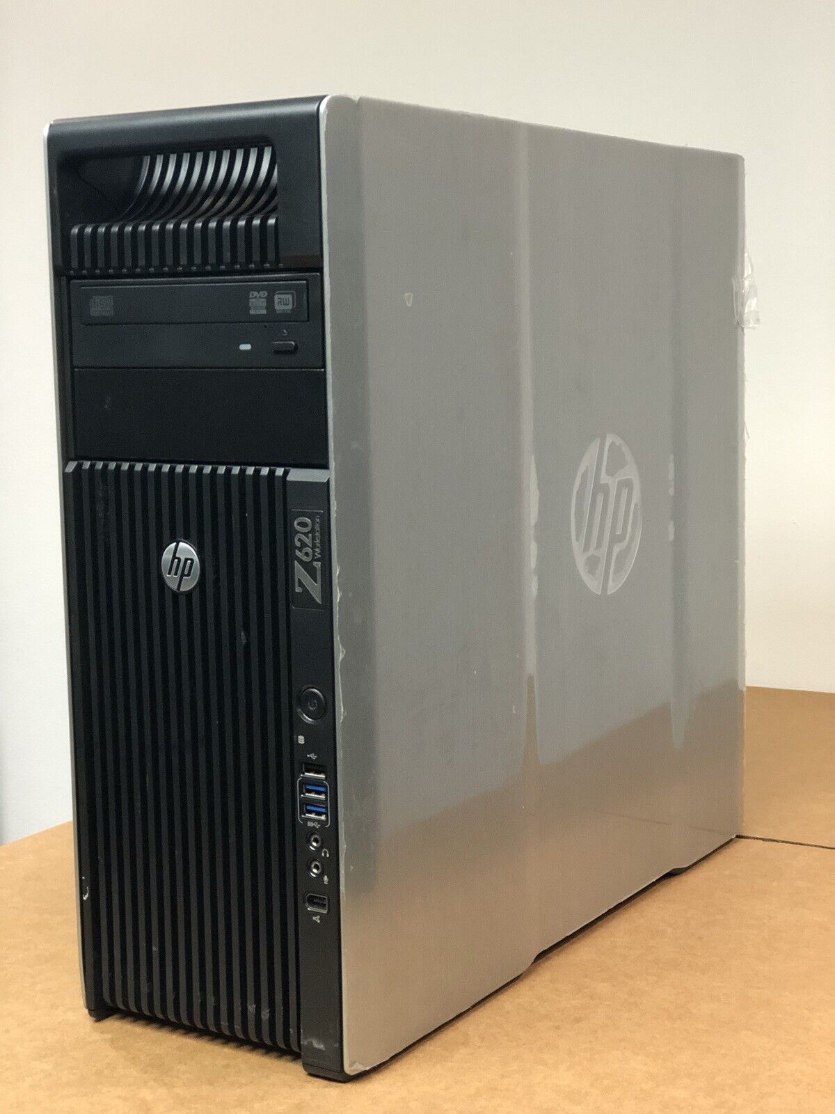 HP Z620 Workstation Two Xeon E5-2609V2 16GB 256GB SSD Win10 Pro K600 GPU 1TB HDD.