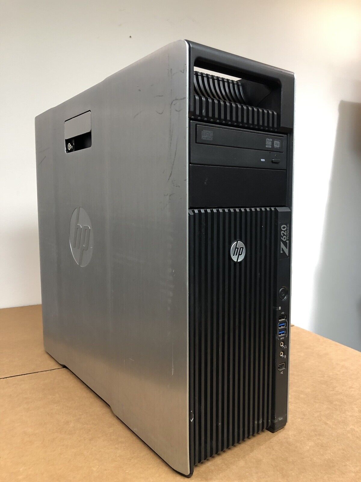 HP Z620 Workstation Two Xeon E5-2609V2 16GB 256GB SSD Win10 Pro K600 GPU 1TB HDD.
