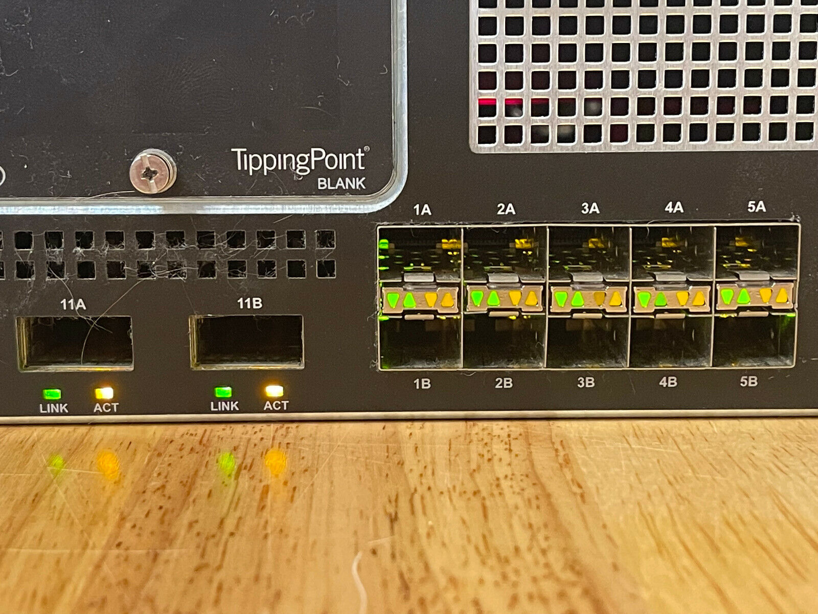 HP JC021A TippingPoint S5100N IPS Intrustion Prevention System 10x RJ45 10x SFP 2x XFP.