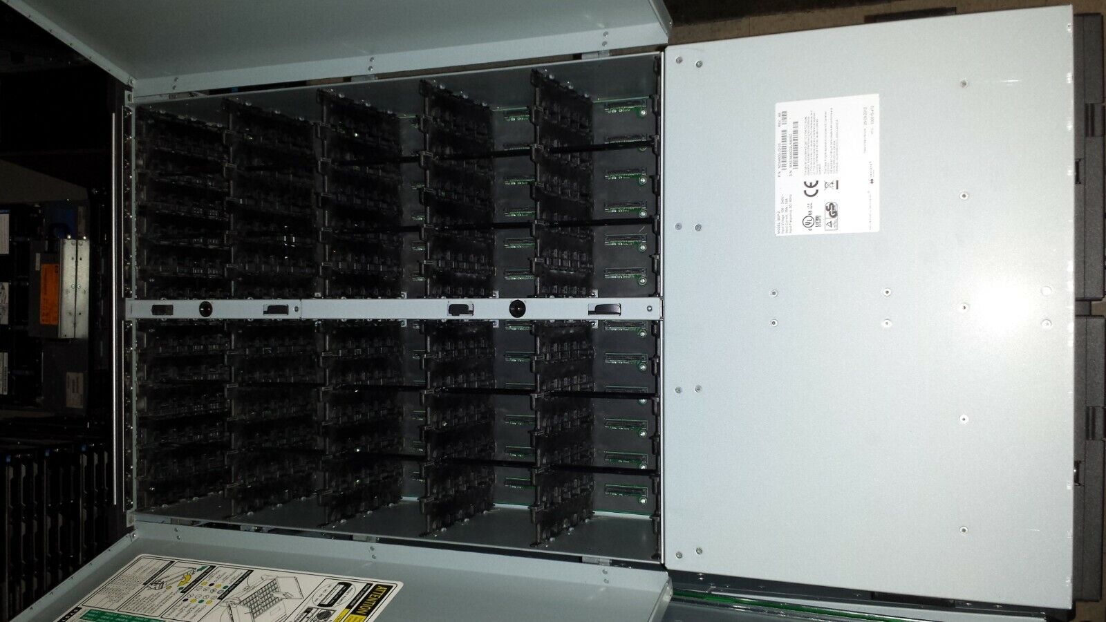 External HDD Enclosure LFF 3.5 60x 3TB SAS 2x PSU 2x Expanders 180TB Rails CMA.