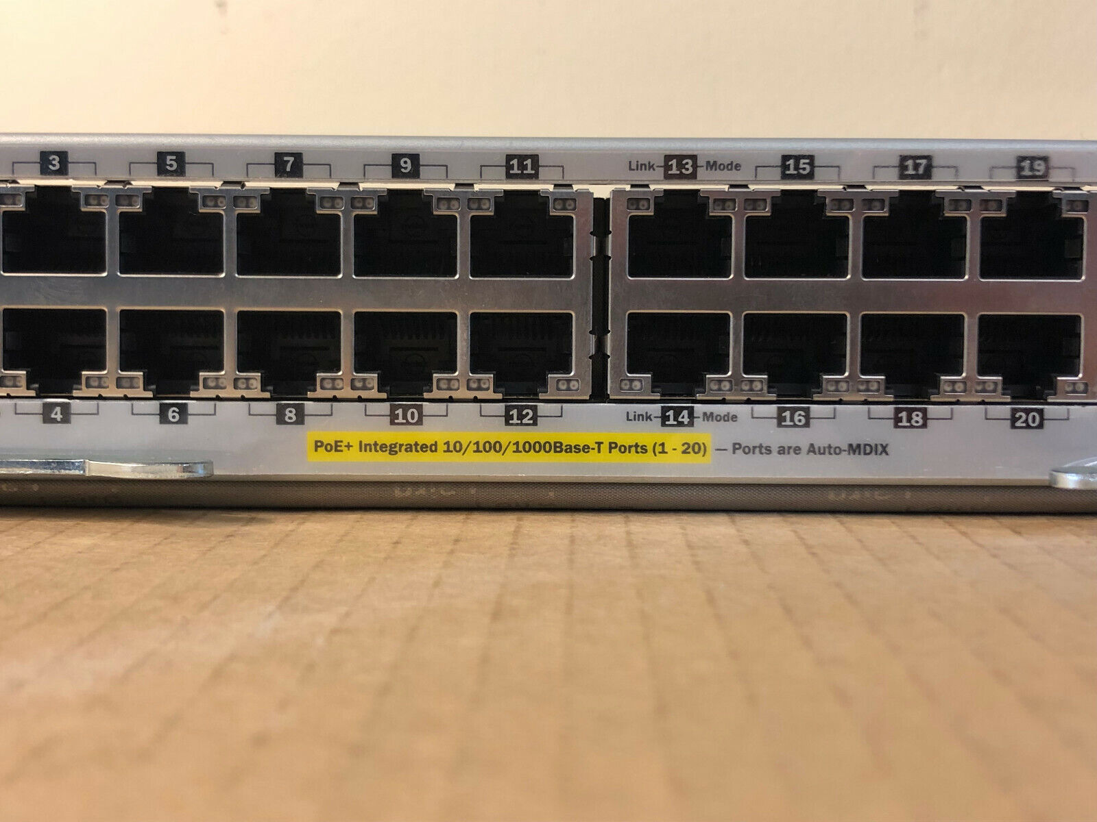 HPE J9308A 20-Port 10/100/1000 Gigabit PoE+/4-Port Mini-GBIC zl Module 20x RJ45 4x SFP.