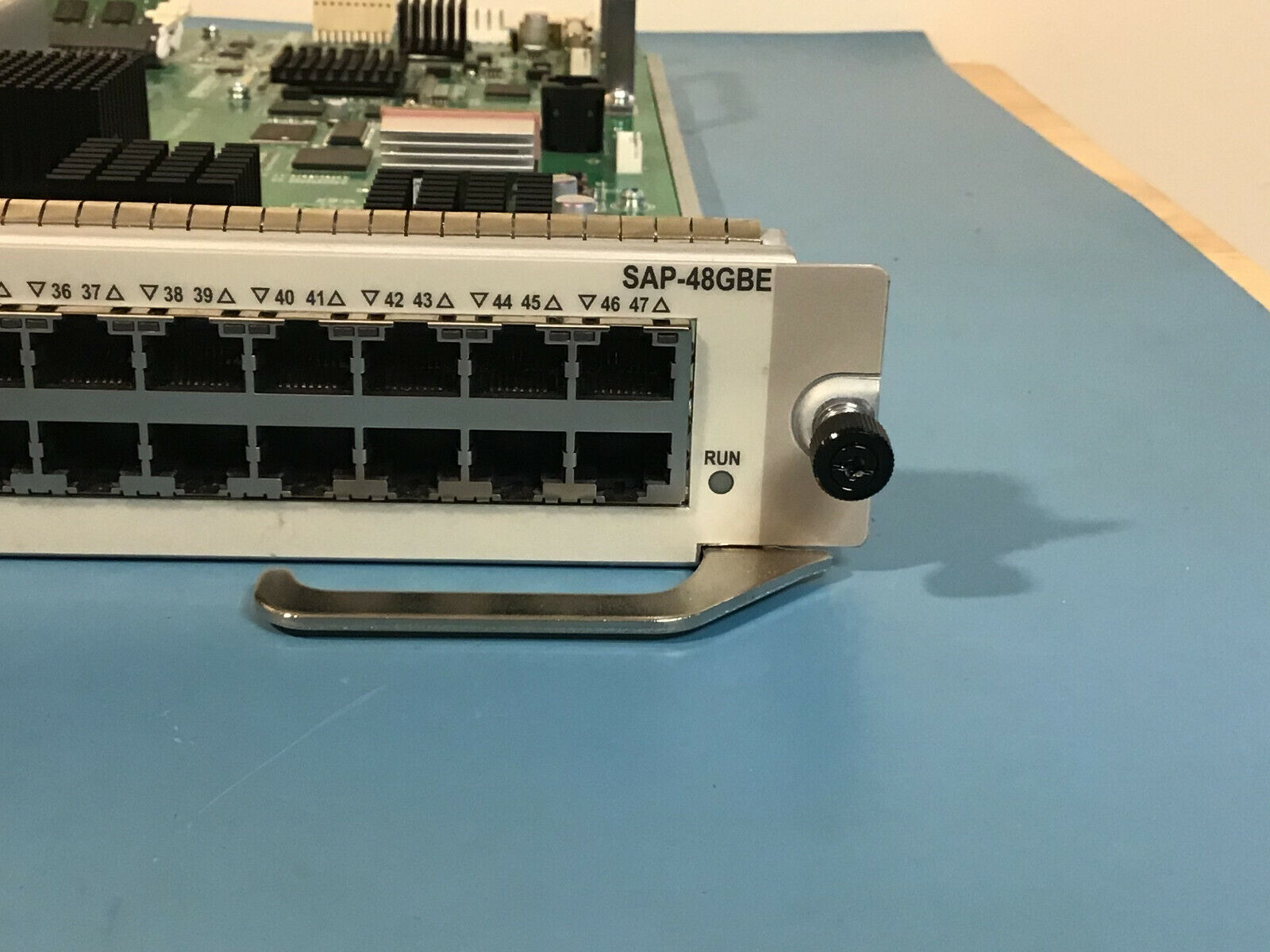 HPE JC567A FlexNetwork SAP-48GBE Port Aggregation Platform Expansion Module.