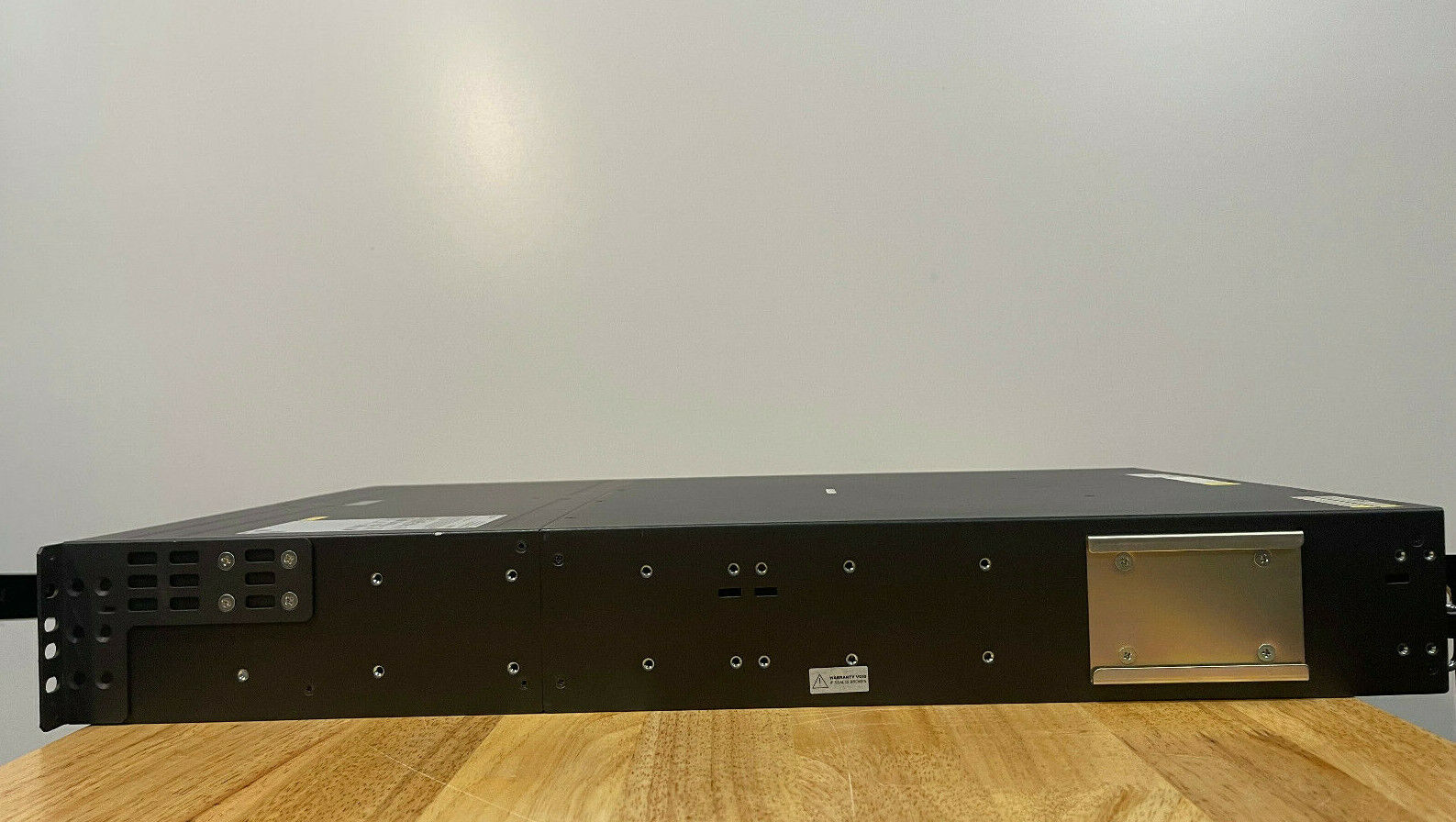 HPE JH398A FlexFabric 5940 4-slot Switch Chassis 4x PSU 2x Fan up to 32x40GbE 96x1/10GE.