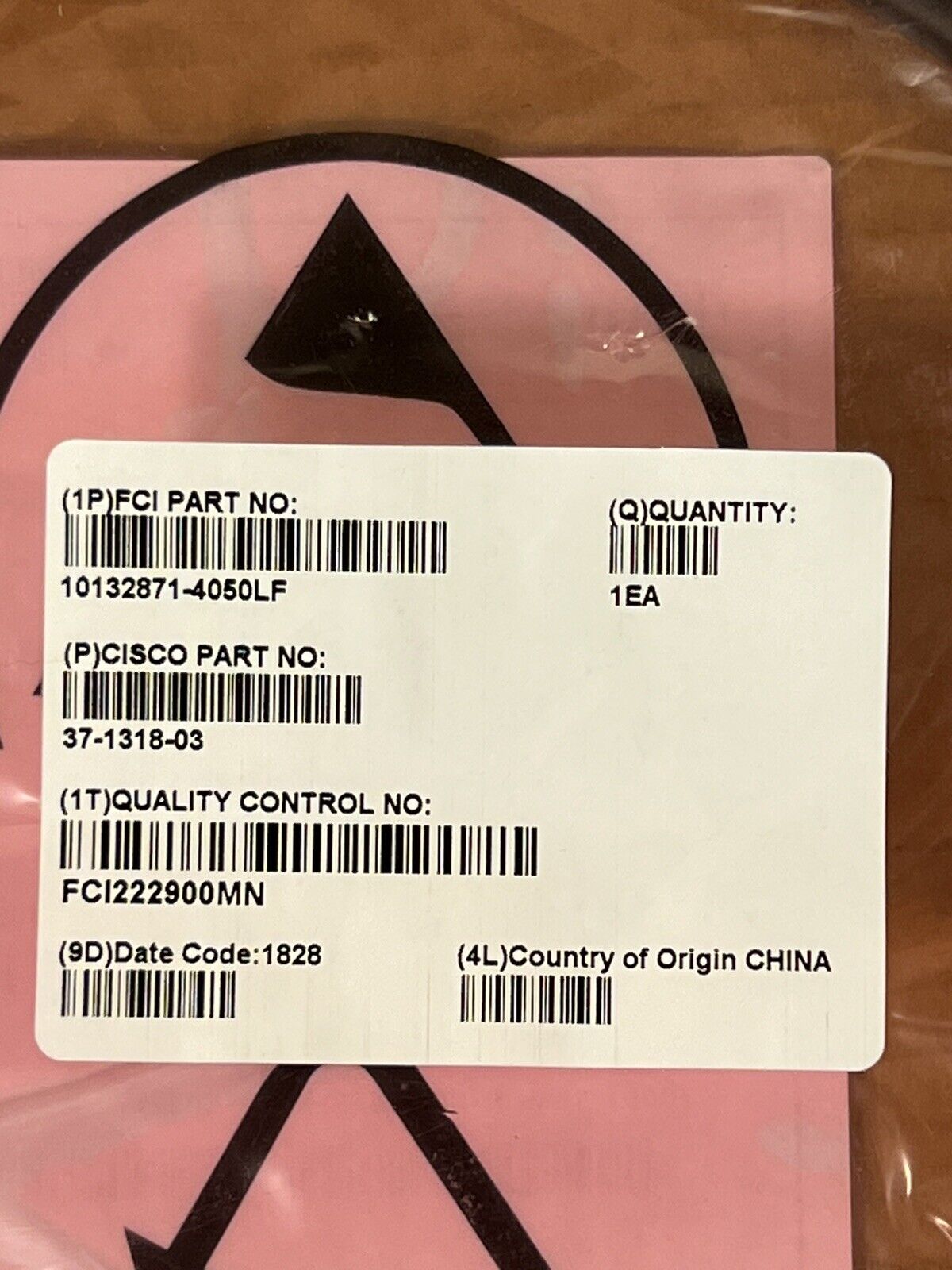 Cisco 37-1318-03 QSFP-H40G-CU5M 40GBASE-CR4 Passive Copper 5M Direct Attach Cable.