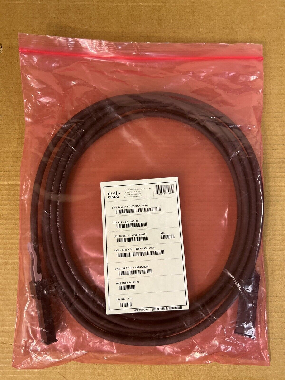 Cisco 37-1318-03 QSFP-H40G-CU5M 40GBASE-CR4 Passive Copper 5M Direct Attach Cable.