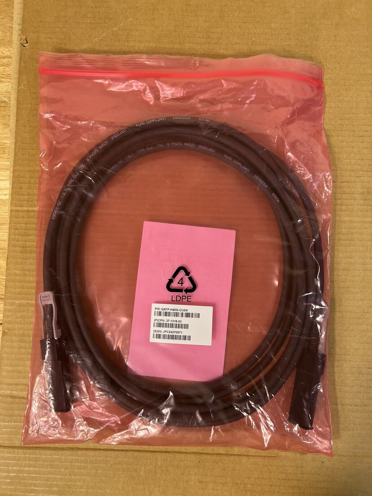 Cisco 37-1318-03 QSFP-H40G-CU5M 40GBASE-CR4 Passive Copper 5M Direct Attach Cable.