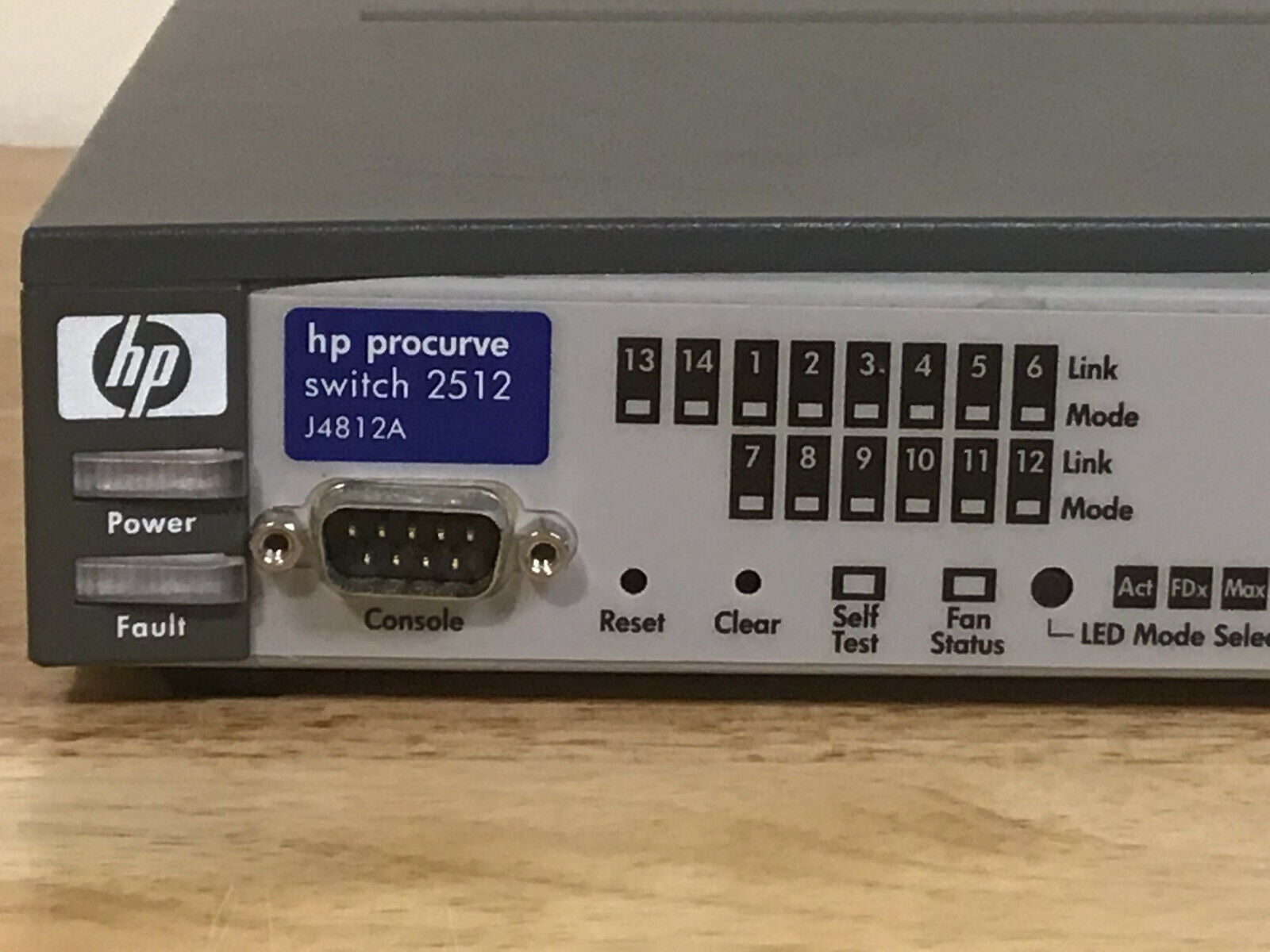 HP ProCurve Switch 2512 J4812A 12x 10/100 ports 246981-000 R01.
