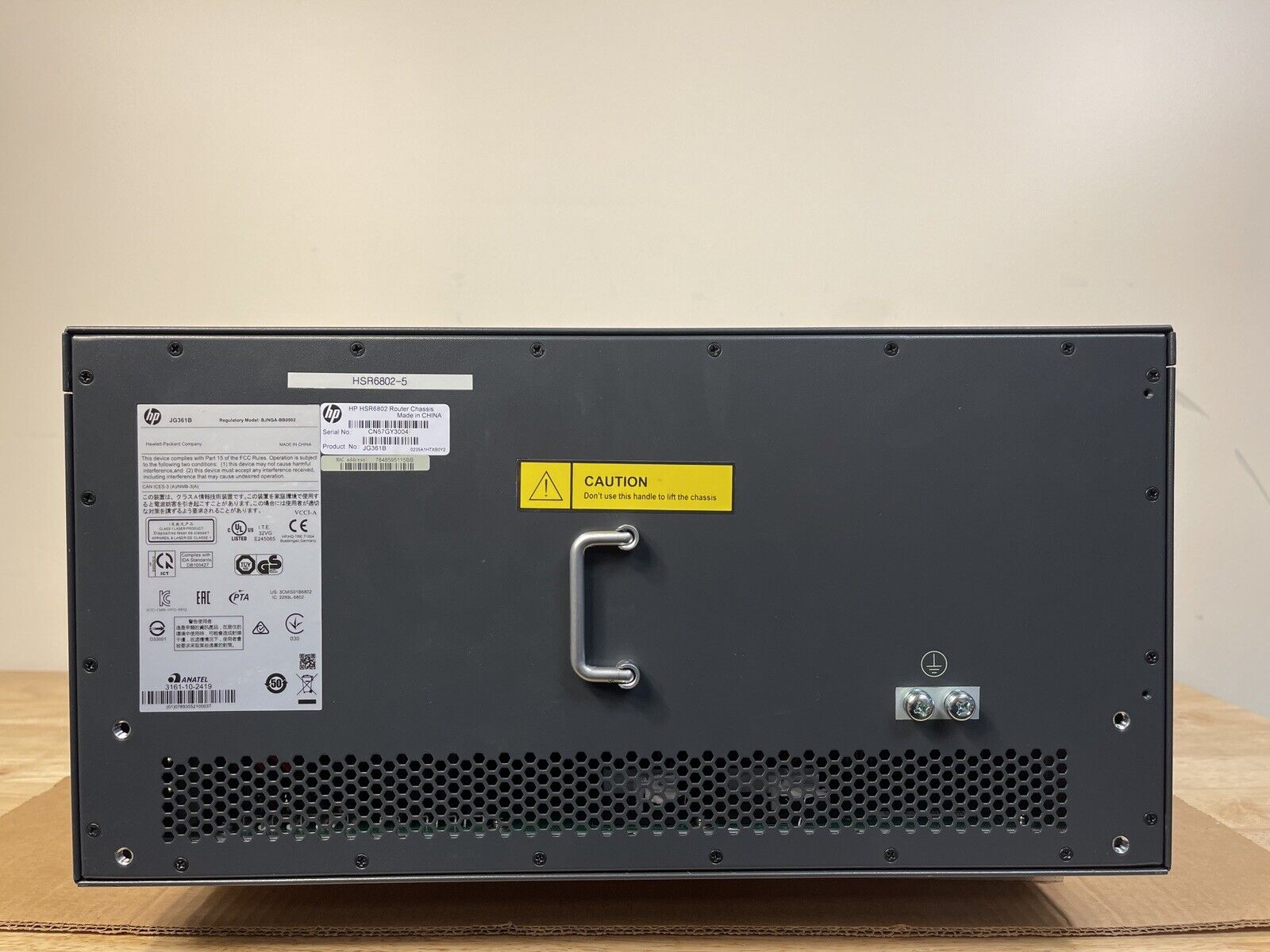 HPE JG361B FlexNetwork HSR6802 Router Chassis with Fan Module.