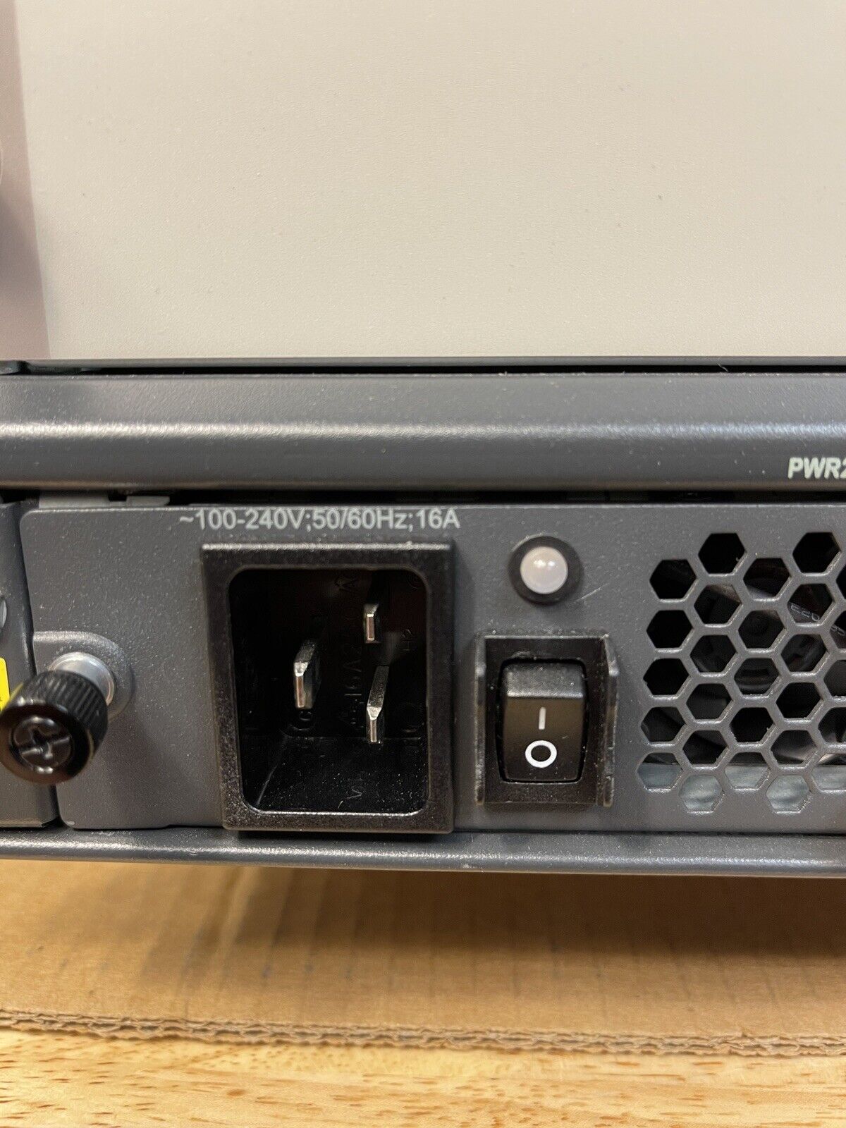 HP JG362A FlexNetwork HSR6804 RSE-X2 Router Chassis JG362A with 2x AC 1200W PSU JG335A.