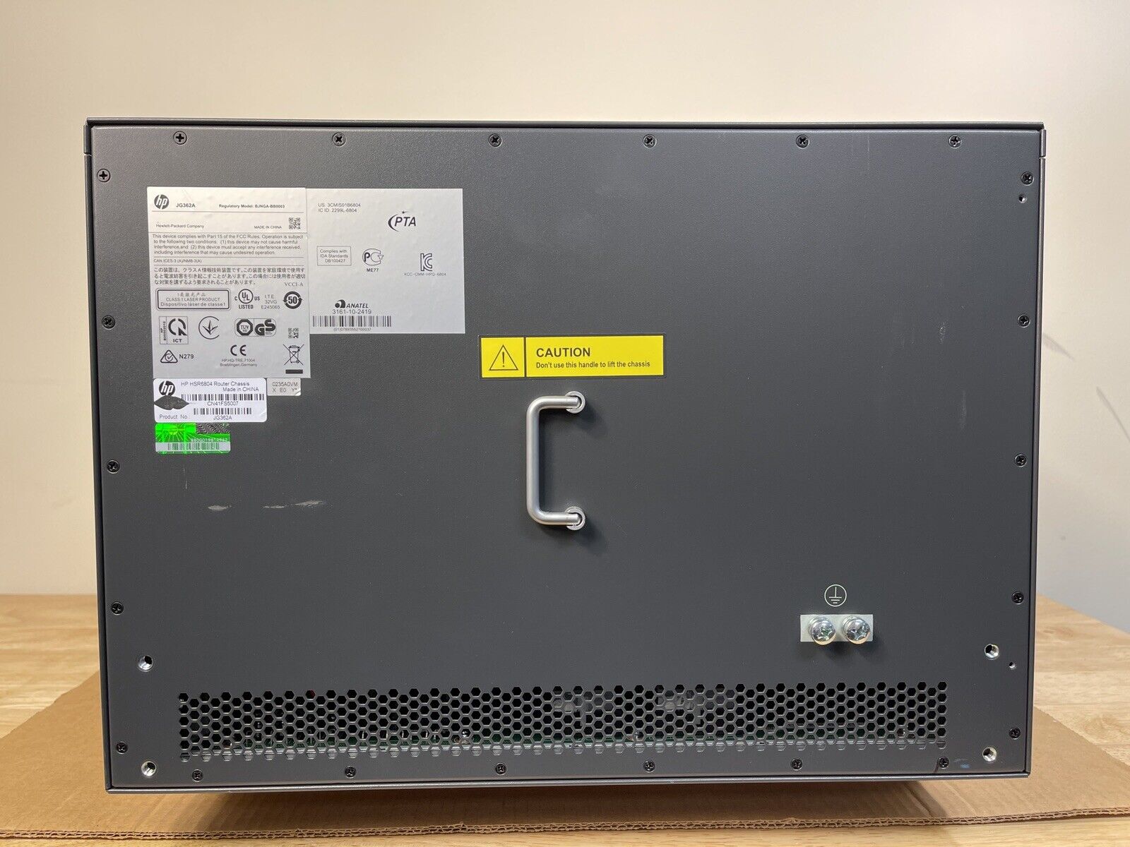 HP JG362A FlexNetwork HSR6804 RSE-X2 Router Chassis with Fan Module