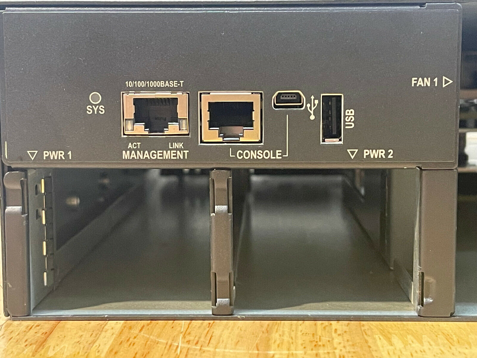 HPE JH179A FlexFabric 5930 4-slot Switch Chassis 2x Fan up to 32x 40GE 96x 1/10GbE L3.