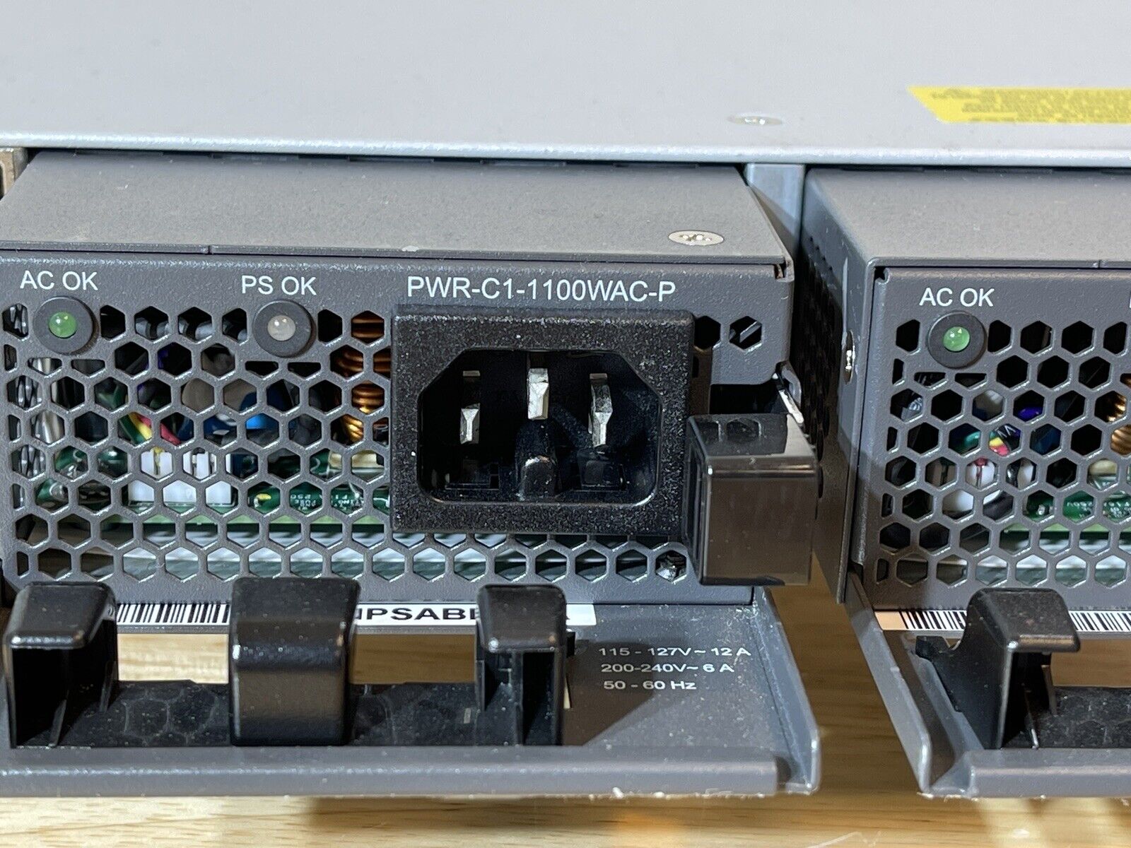 Cisco C9300-48UXM-A Switch 48-Port RJ45 Multigigabit 10G 5G 2.5G 1Gb UPoE 2x PSU.