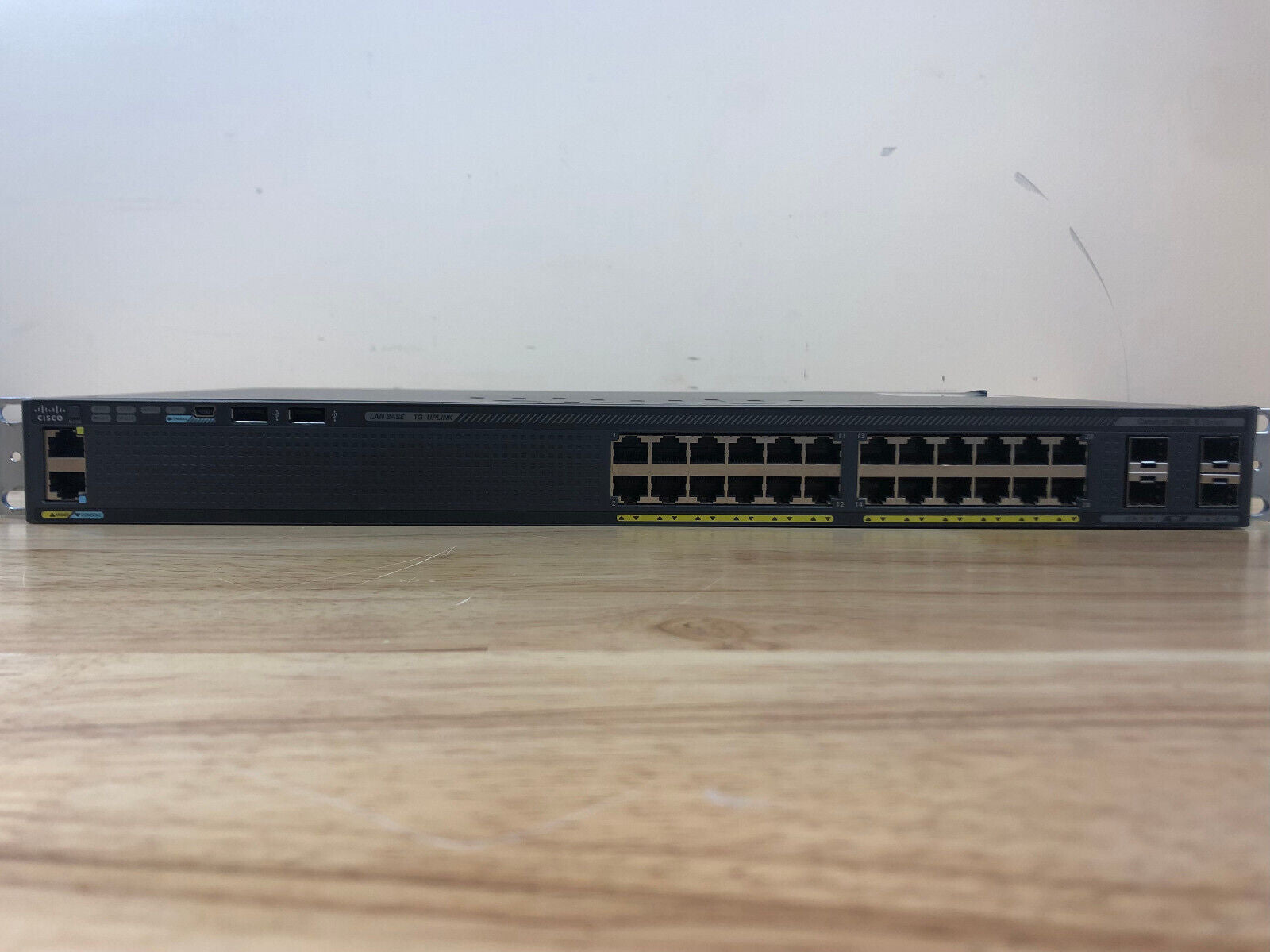 Cisco WS-C2960X-24TS-L Ethernet Switch 24x 10/100/1000 Gigabit ports 1U 4x SFP.