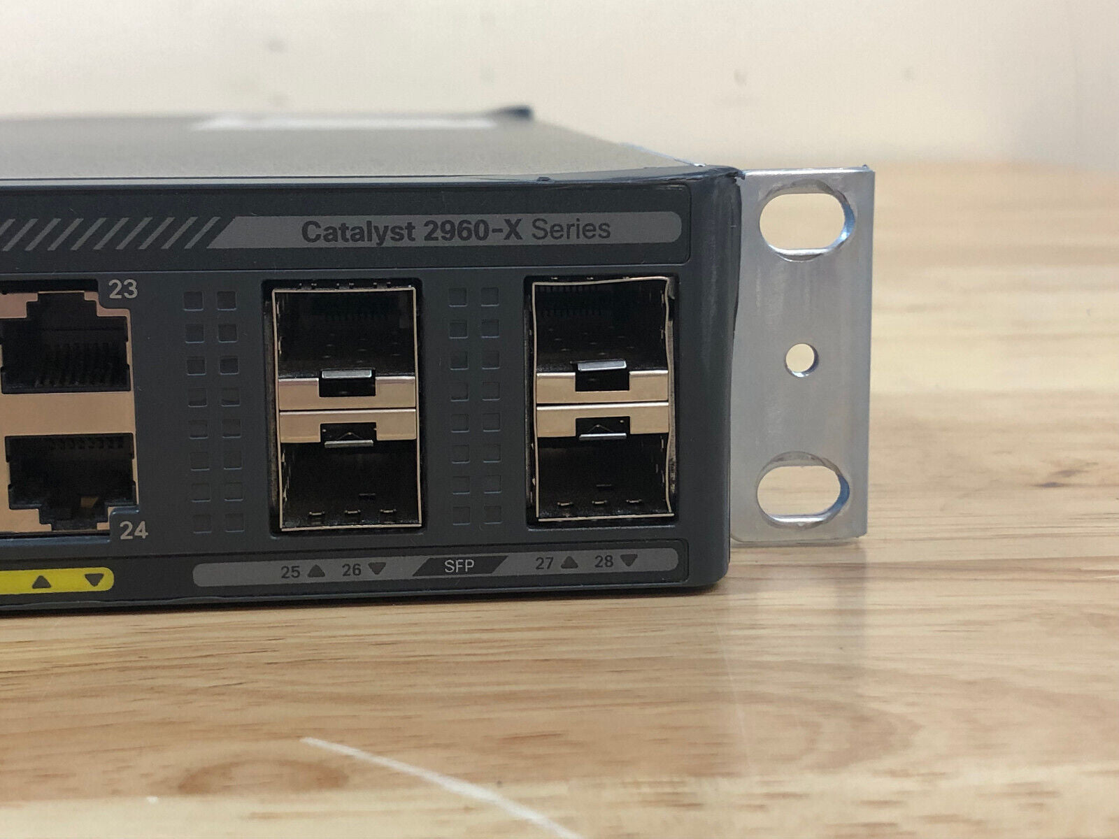 Cisco WS-C2960X-24TS-L Ethernet Switch 24x 10/100/1000 Gigabit ports 1U 4x SFP.