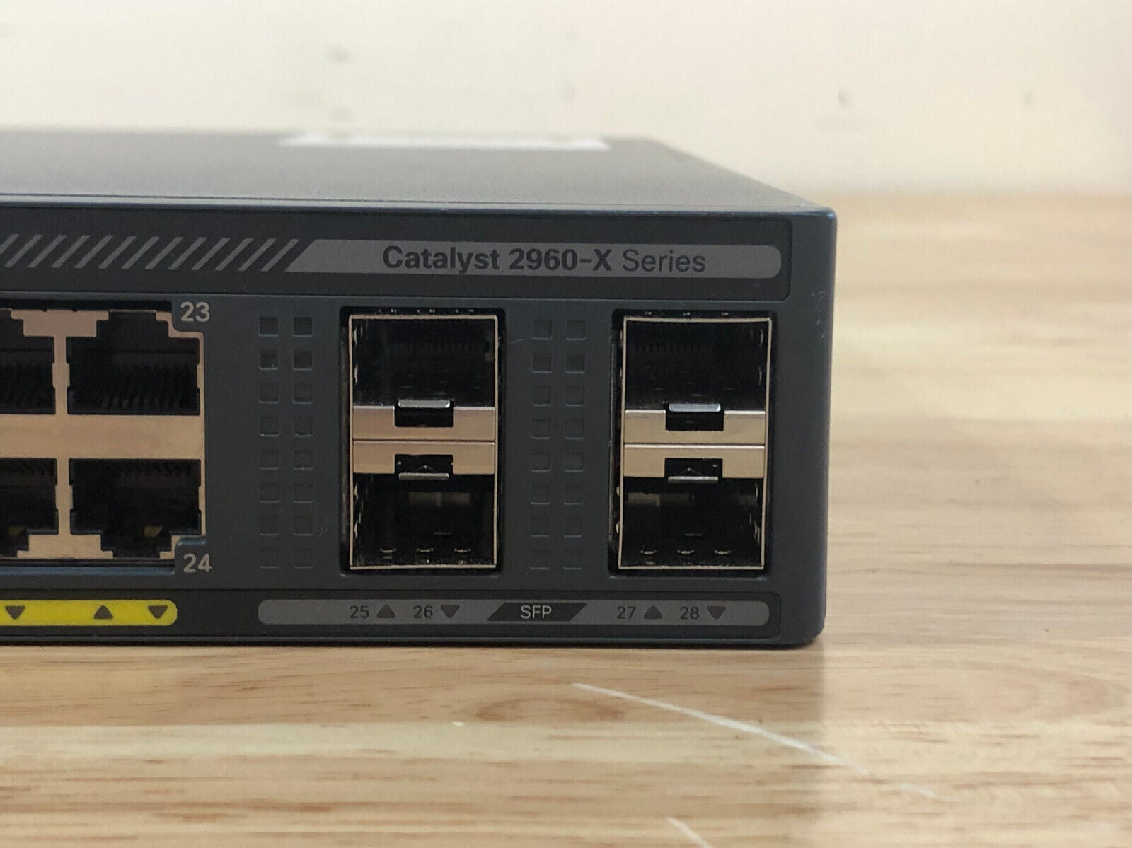 Cisco WS-C2960X-24TS-L Ethernet Switch 24x 10/100/1000 Gigabit ports 1U 4x SFP.