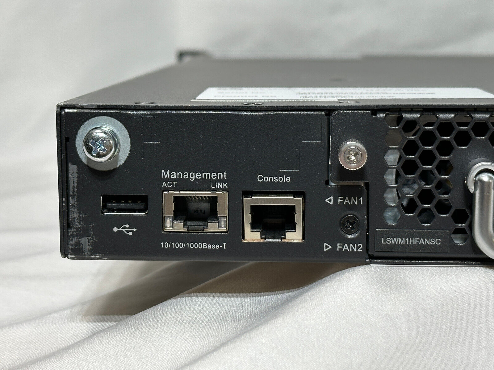 HPE JH038A FlexFabric 5900AF 48G 4XG 2QSFP+ L3 Switch 1x PSU 2x Back to Front Fan Kit.