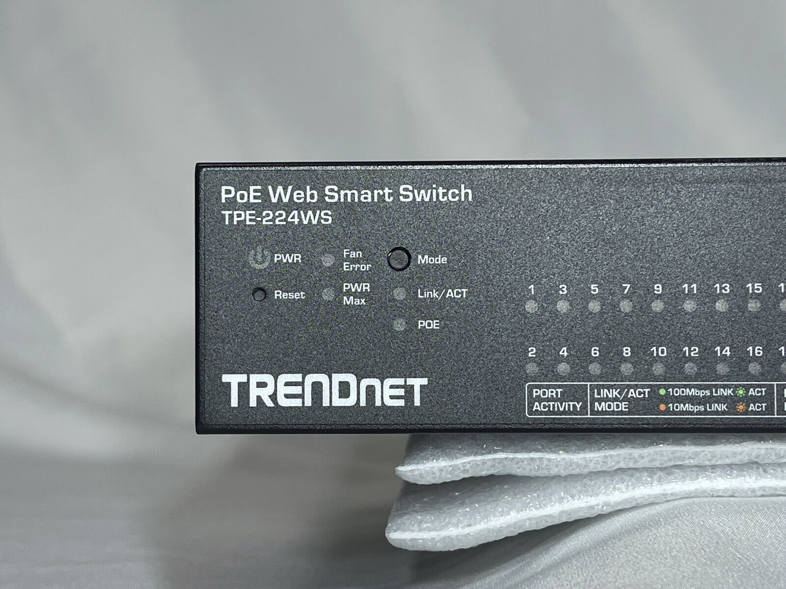 TRENDnet TPE-224WS 24-Port 10/100 Mbps + 4-Port 1GbE Web Smart PoE+ Switch 193W