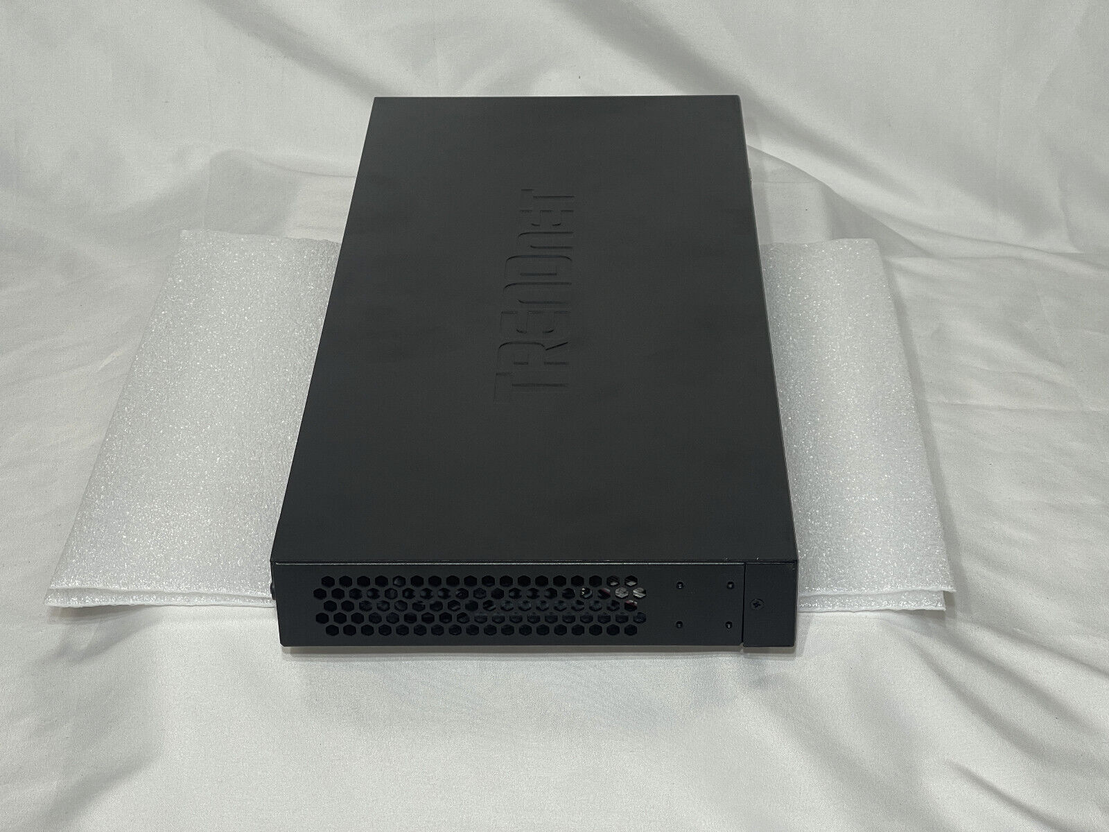 TRENDnet TPE-224WS 24-Port 10/100 Mbps + 4-Port 1GbE Web Smart PoE+ Switch 193W