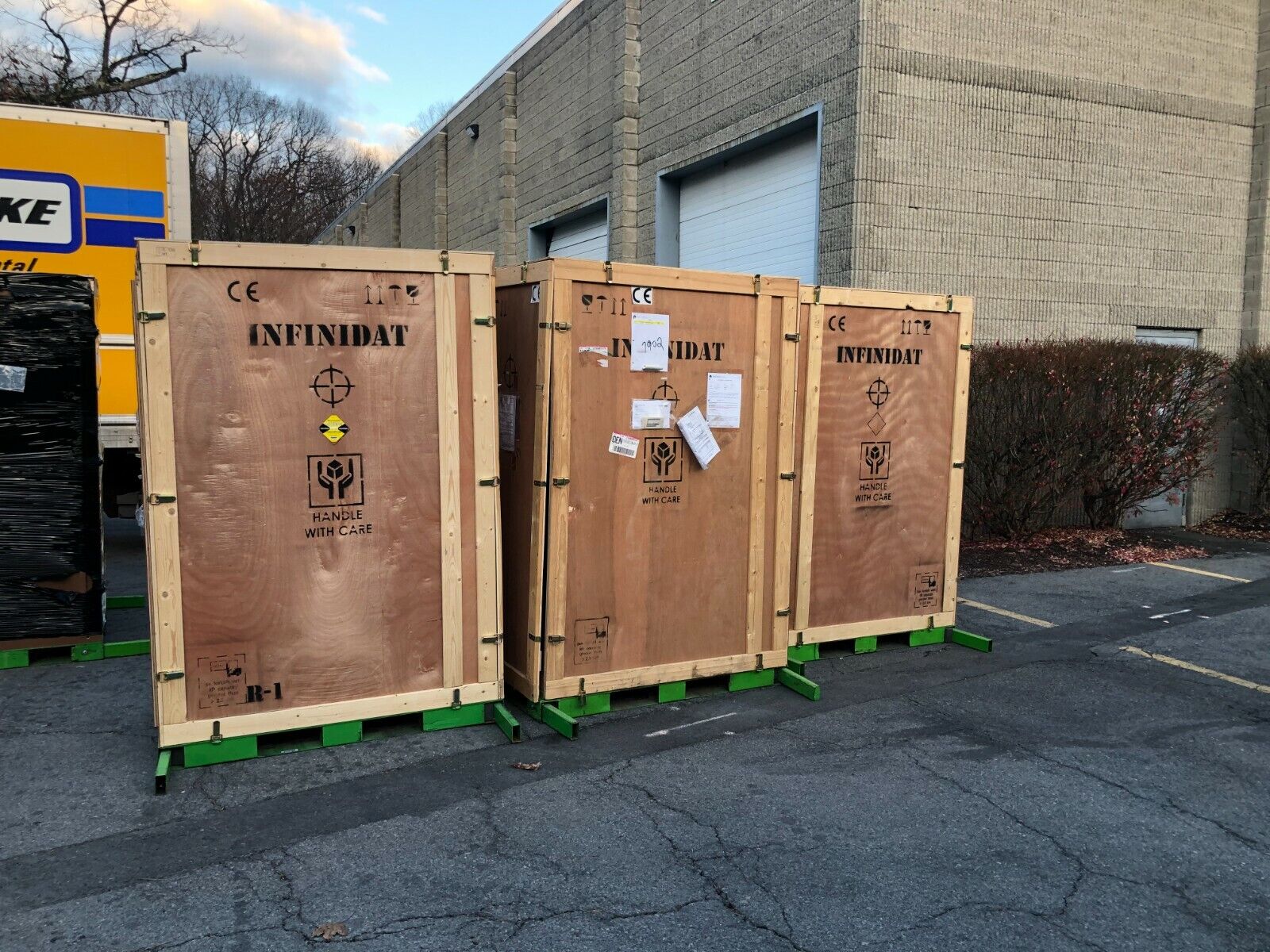 2880TB 8x 4U 60 bay Enclosures 480x SAS HDD w/ 42U Server Rack AR3300 2.9 PB PDU.