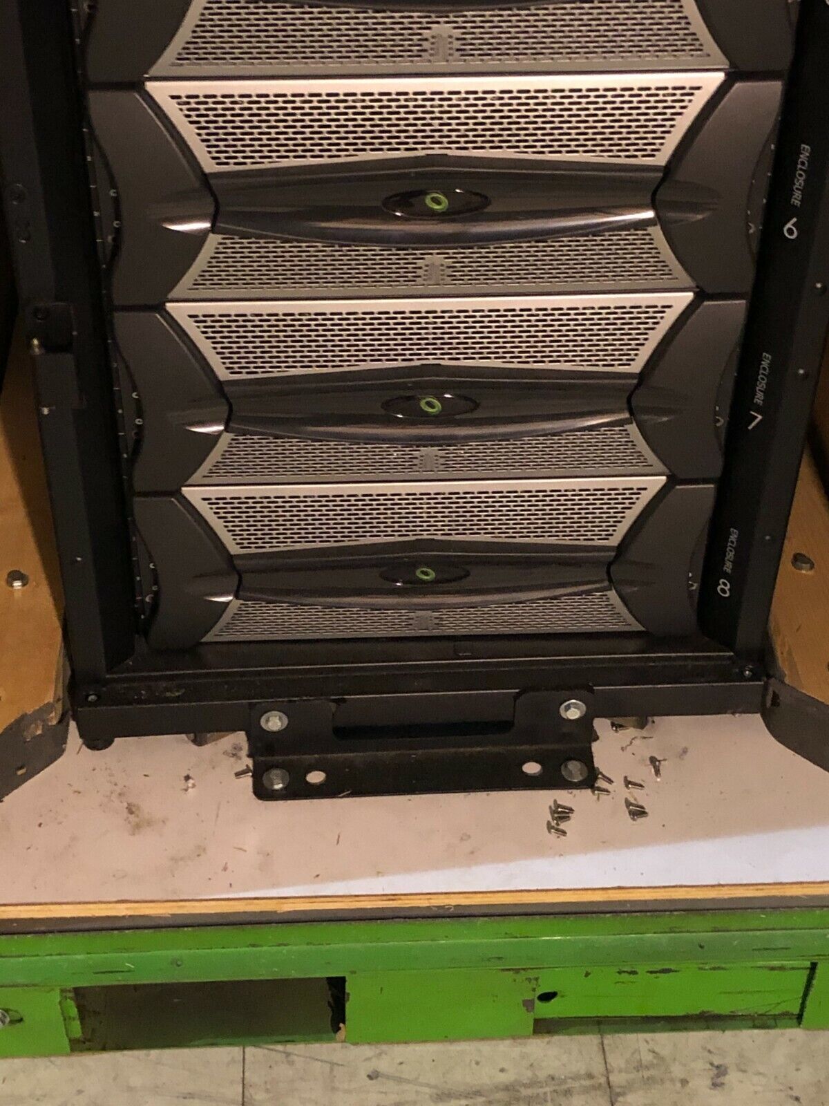 2880TB 8x 4U 60 bay Enclosures 480x SAS HDD w/ 42U Server Rack AR3300 2.9 PB PDU.