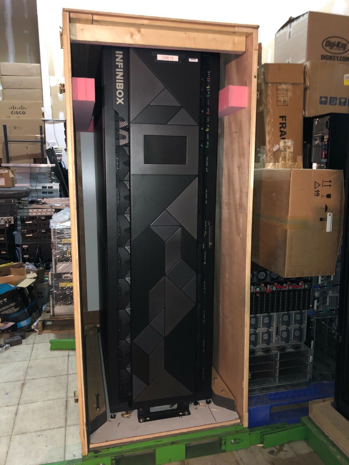 2880TB 8x 4U 60 bay Enclosures 480x SAS HDD w/ 42U Server Rack AR3300 2.9 PB PDU.