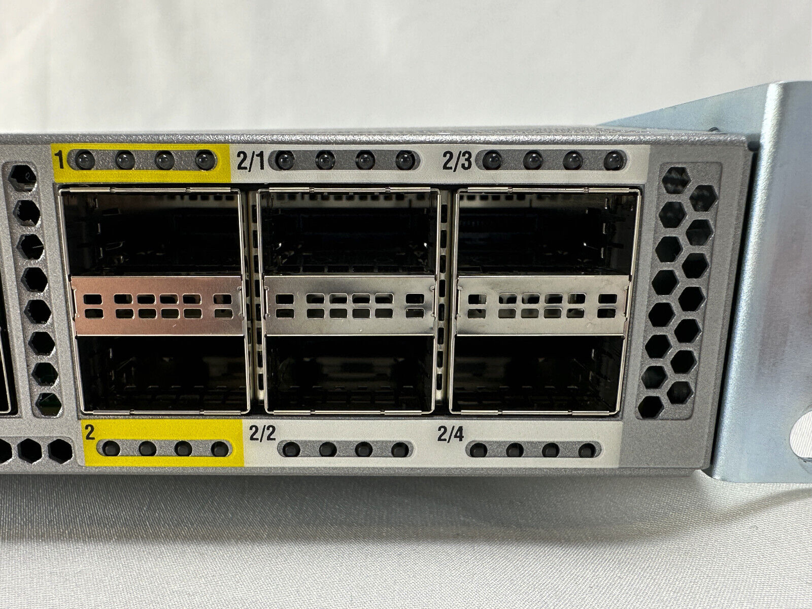 Cisco Nexus 2348UPQ Fabric Extender PSE 48x SFP+ 6x QSFP+ 1/10/40GbE 2xPSU Rails.