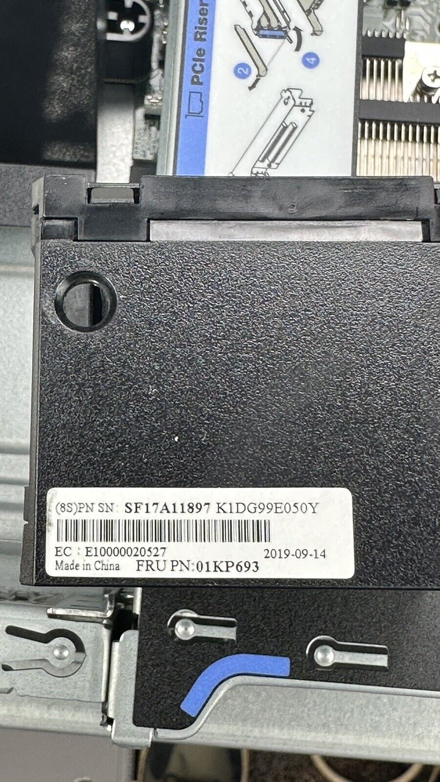 Lenovo ThinkSystem SR650 Server 8x SFF 2x Xeon Gold 6244 16C 48GB 930-8i 1100W