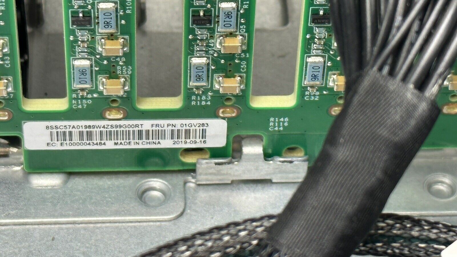 Lenovo ThinkSystem SR650 Server 8x SFF 2x Xeon Gold 6244 16C 48GB 930-8i 1100W