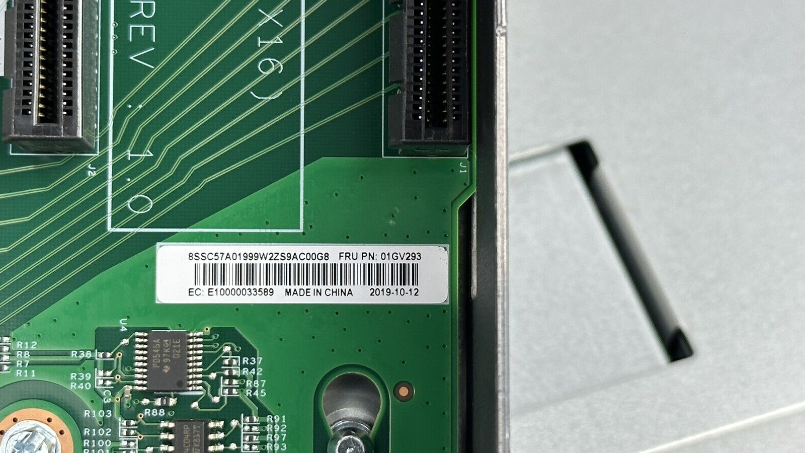 Lenovo ThinkSystem SR650 Server 8x SFF 2x Xeon Gold 6244 16C 48GB 930-8i 1100W